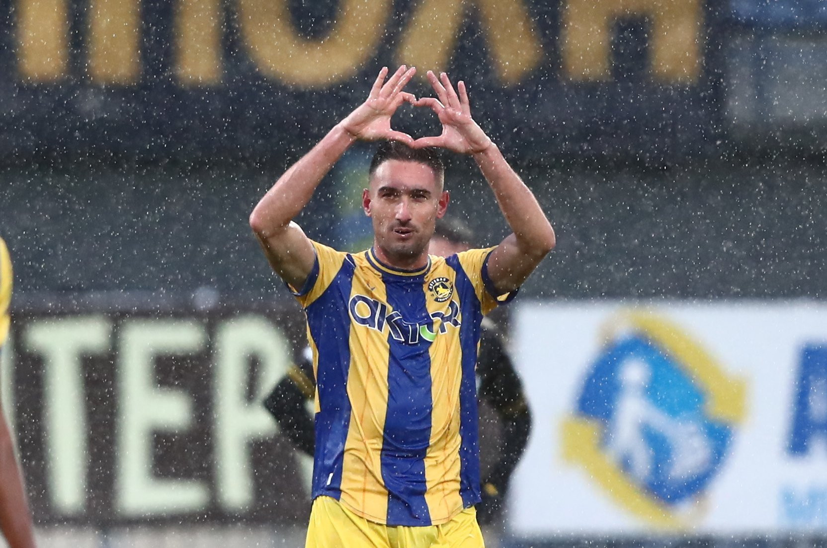 Ο Μακέντα συνεχίζει στον Αστέρα AKTOR