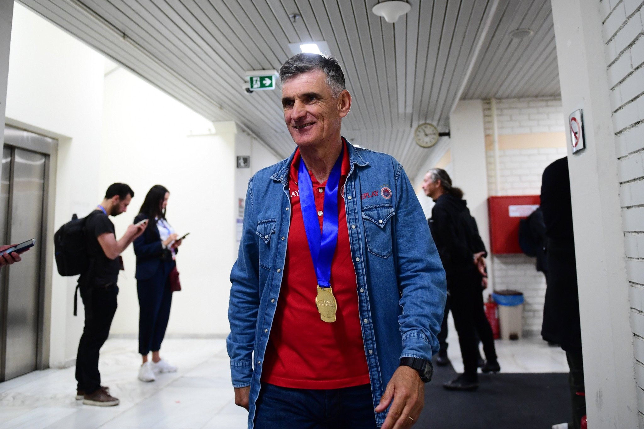 Αποθέωσε τους παίκτες του ο Μεντιλίμπαρ: «Το χρωστάμε σε μια καταπληκτική ομάδα!»