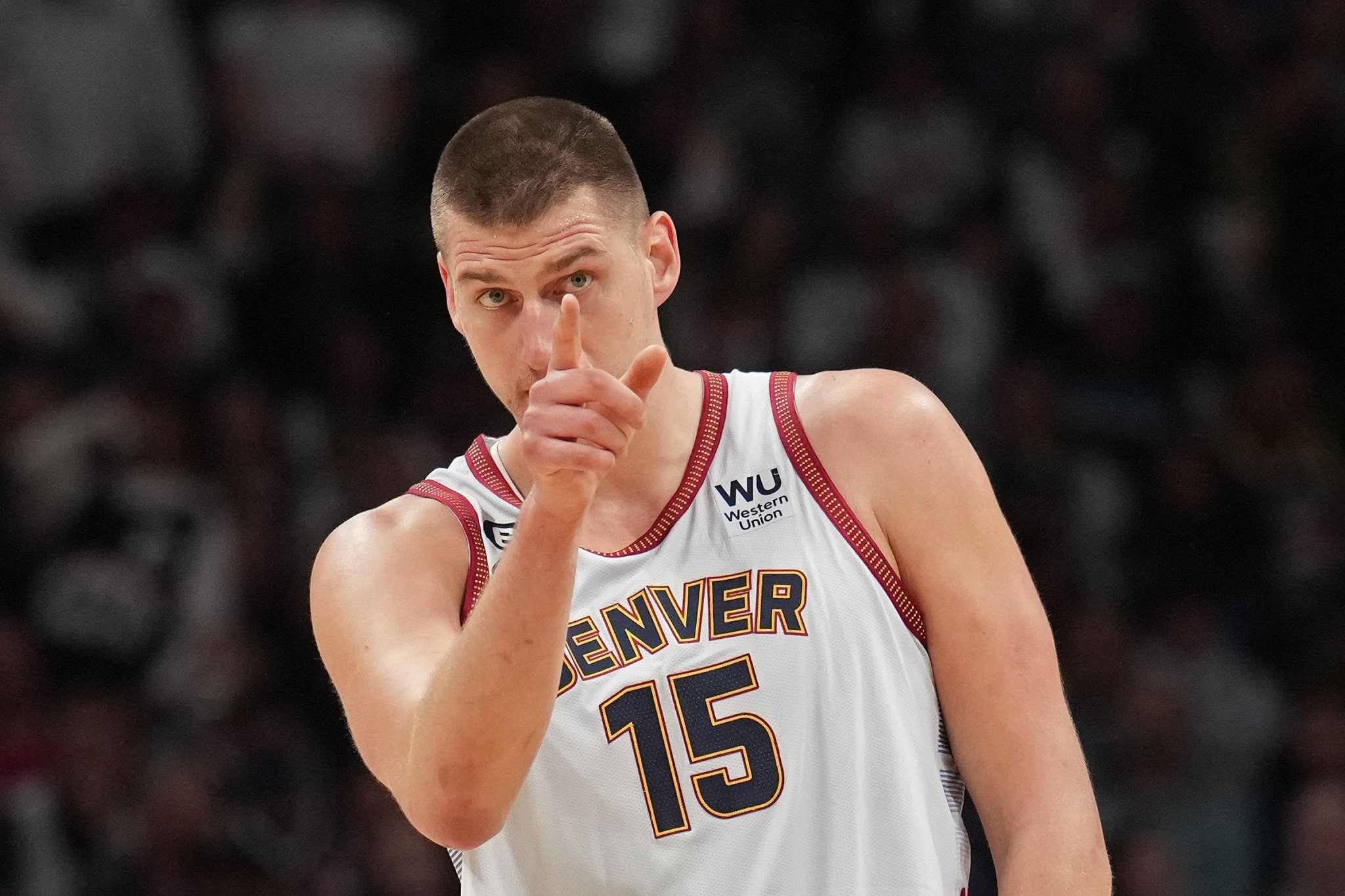 Ο Γιόκιτς έχει βγει στην... αγορά: Όσο οι Νάγκετς προπονούνται, αυτός ψάχνει το επόμενο άλογό του (video)