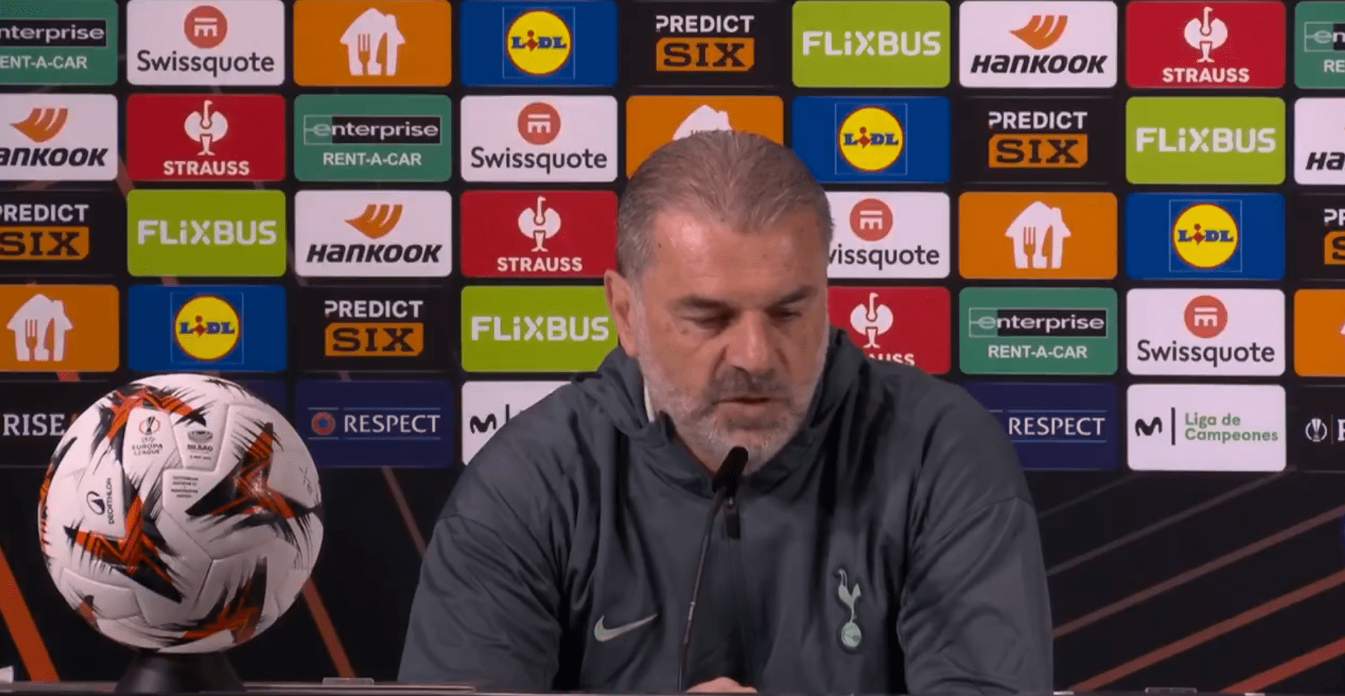 Ο Ποστέκογλου μίλησε ελληνικά και συγκλόνισε: «Είμαι περήφανος που είμαι Έλληνας» (video)