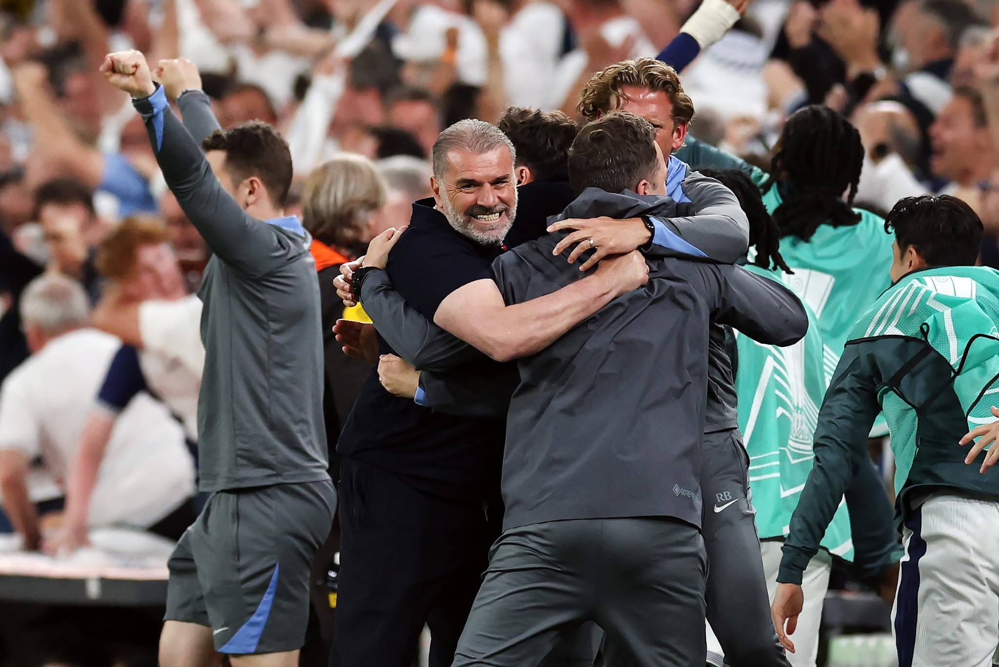 Παραμύθι: Ο Άγγελος Ποστέκογλου έγινε ο πρώτος Έλληνας προπονητής που κατακτάει ευρωπαϊκή διοργάνωση