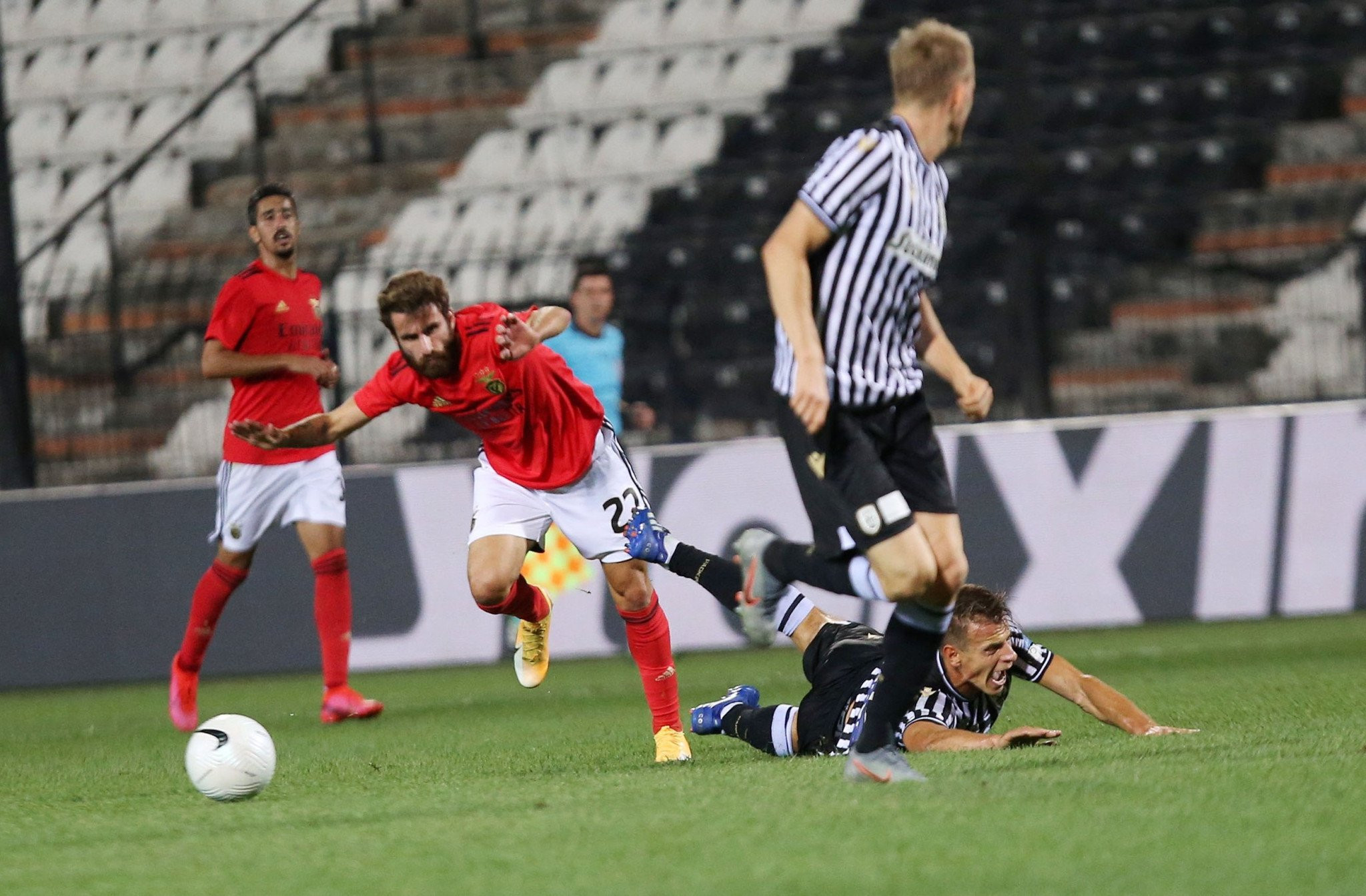 «Η ΑΕΚ θέλει τον Ράφα Σίλβα, αλλά η Μπεσίκτας δεν τον πουλάει»