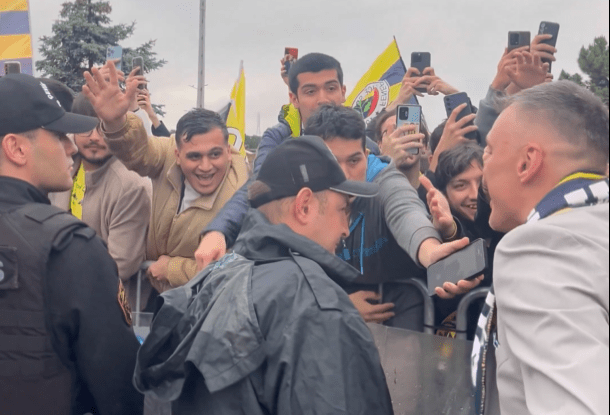 Αποθέωση για τον Σάρας στην Κωνσταντινούπολη μετά την κατάκτηση της Euroleague (video)