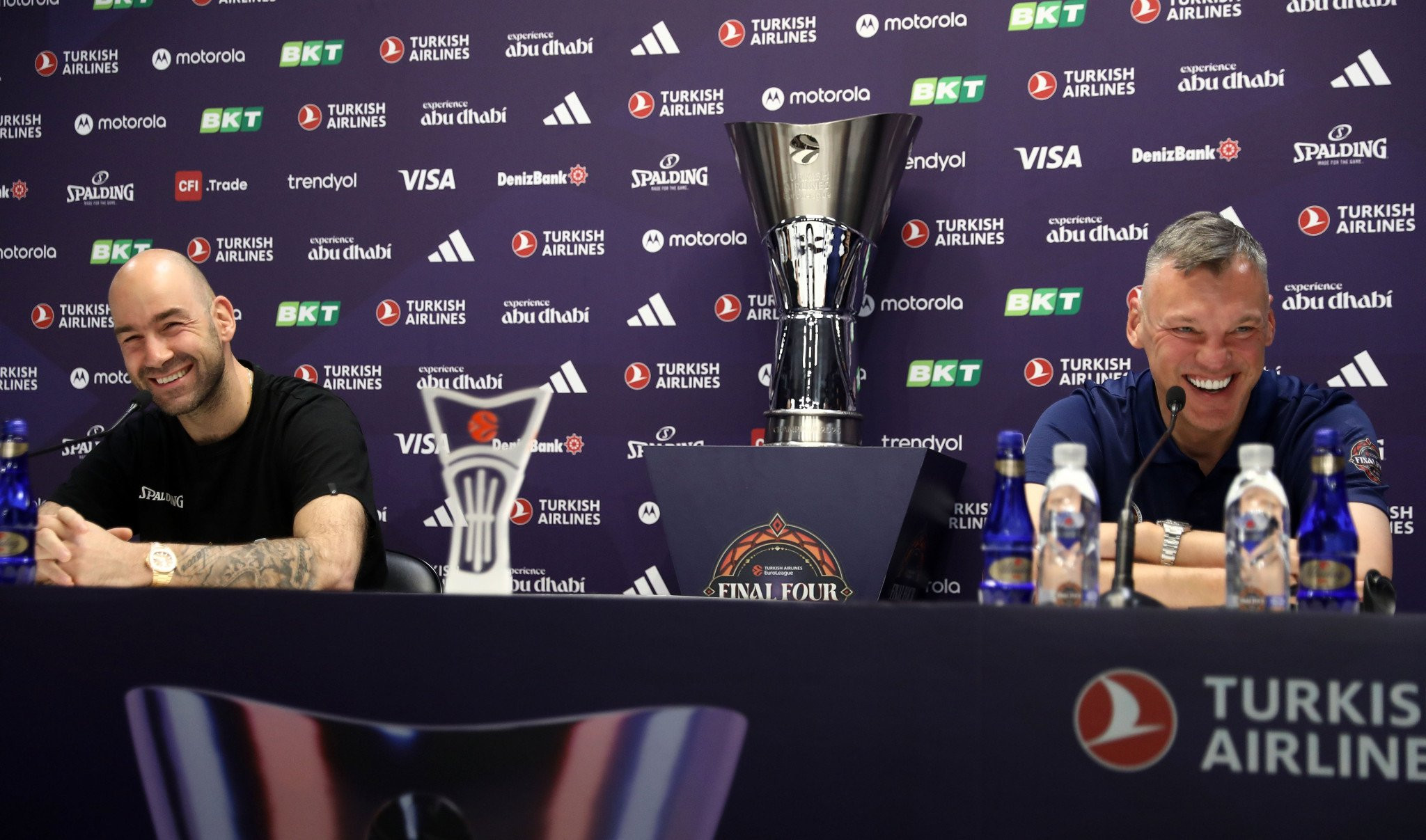 Απολαυστικός Σπανούλης: «Με τον Σάρας ως παίκτες περισσότερο συζητούσαμε να πάμε για μπύρα ή ποτό»