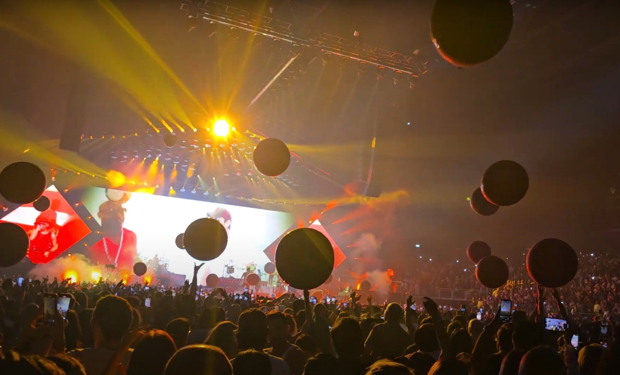 Μπουζούκια στο Final 4: Ο Έλληνας τραγουδιστής που θα βάλει... φωτιά στα Εμιράτα