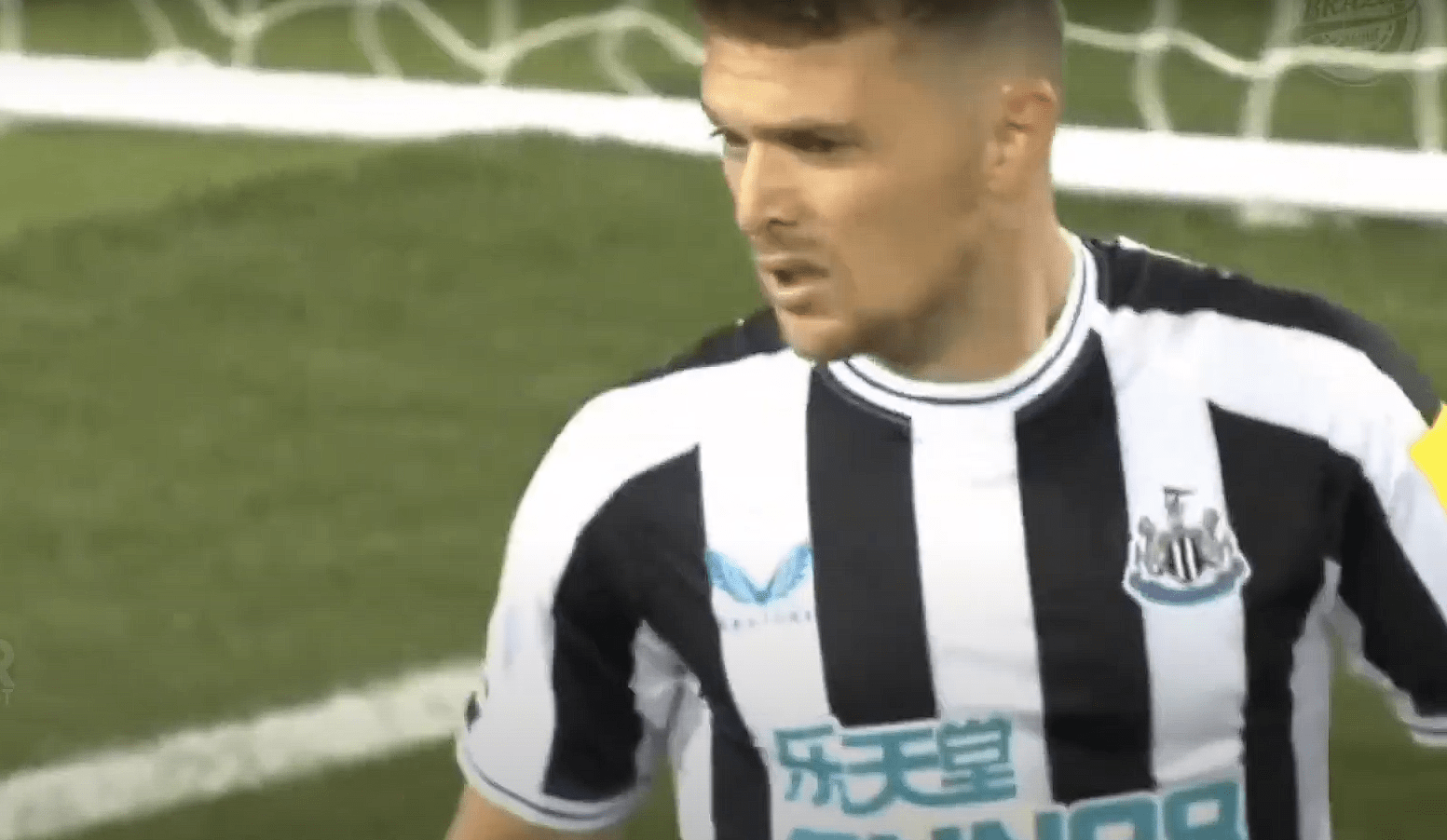 Φίλοι του Τρίπιερ πήγαν σε στριπ κλαμπ χωρίς αυτόν, αλλά τον χρέωσαν 12.000 ευρώ