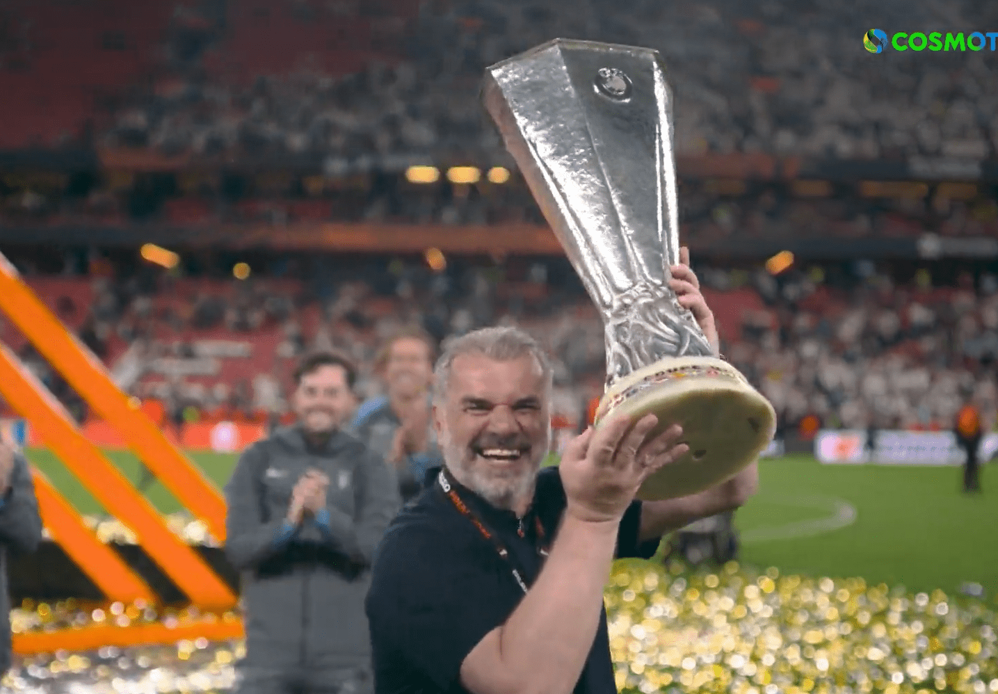 Ο Ποστέκογλου σήκωσε το τρόπαιο του Europa League στον ουρανό του Μπιλμπάο (video)