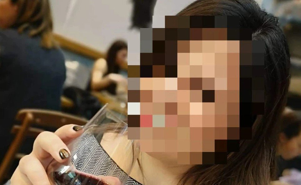 Αυτή είναι η δημοσιογράφος που συνελήφθη για απάτη με... υποτιθέμενα ταξίδια στο Final Four