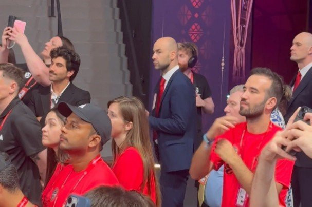 Το βλέμμα του Σπανούλη τη στιγμή που η Φενέρ σηκώνει το τρόπαιο τα λέει... όλα! (video)