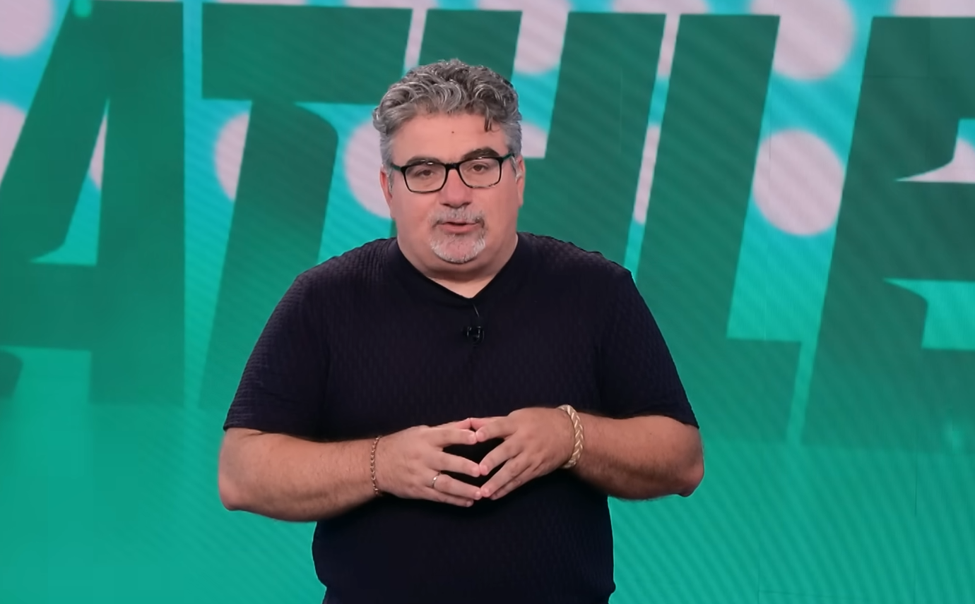 Ο Μιχάλης Τσόχος εξηγεί γιατί η «μανία καταδίωξης» επηρεάζει τον Παναθηναϊκό (video)