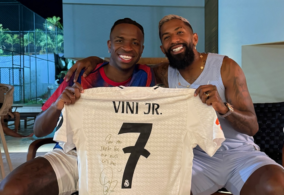 Ο Βινίσιους βρέθηκε με τον Ροντινέι και τον αποθέωσε - «Αδερφέ μου... Ροντιλίντο»