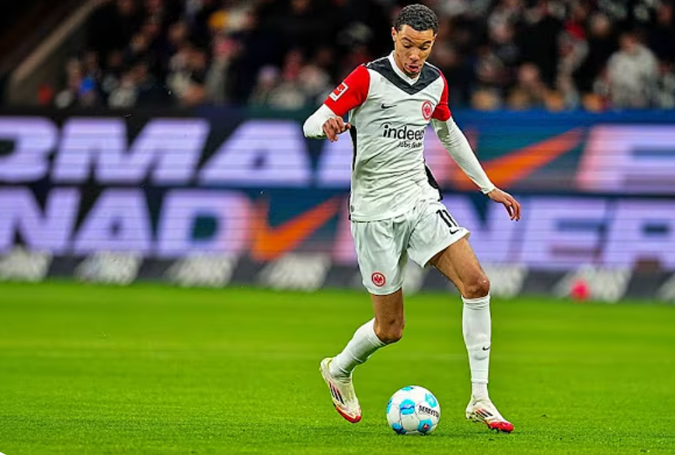 Ασταμάτητη Λίβερπουλ - «Χτυπάει» σούπερ επιθετικό μετά τους Βιρτς, Κέρκεζ και Φρίμπονγκ