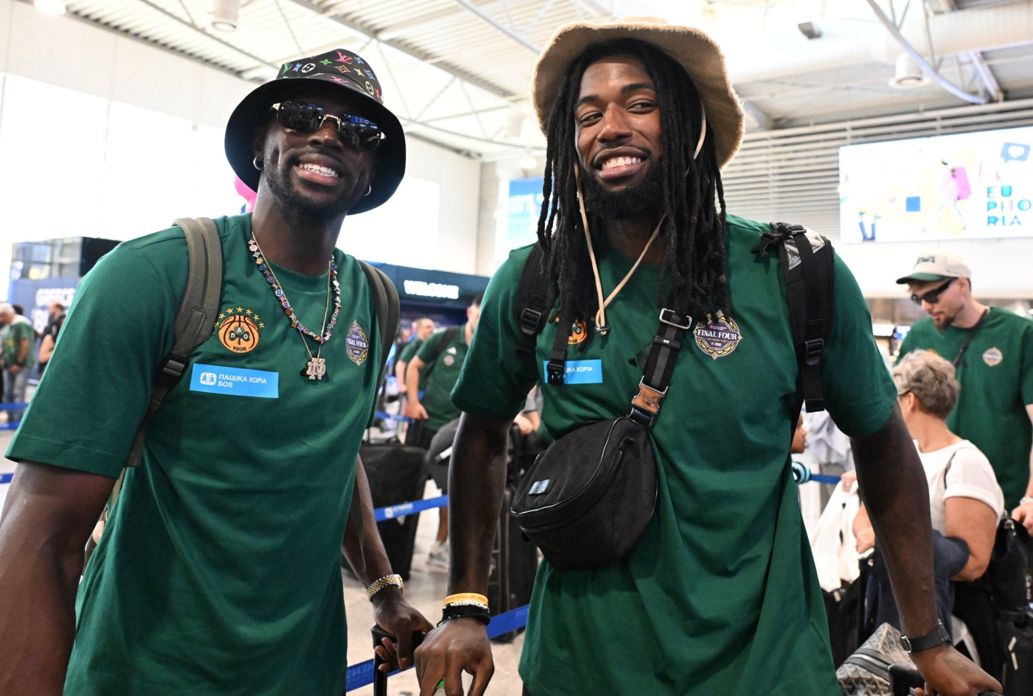 «Ο δρόμος για το Άμπου Ντάμπι»: Η αναχώρηση του Παναθηναϊκού από το ΟΑΚΑ μέχρι το αεροδρόμιο