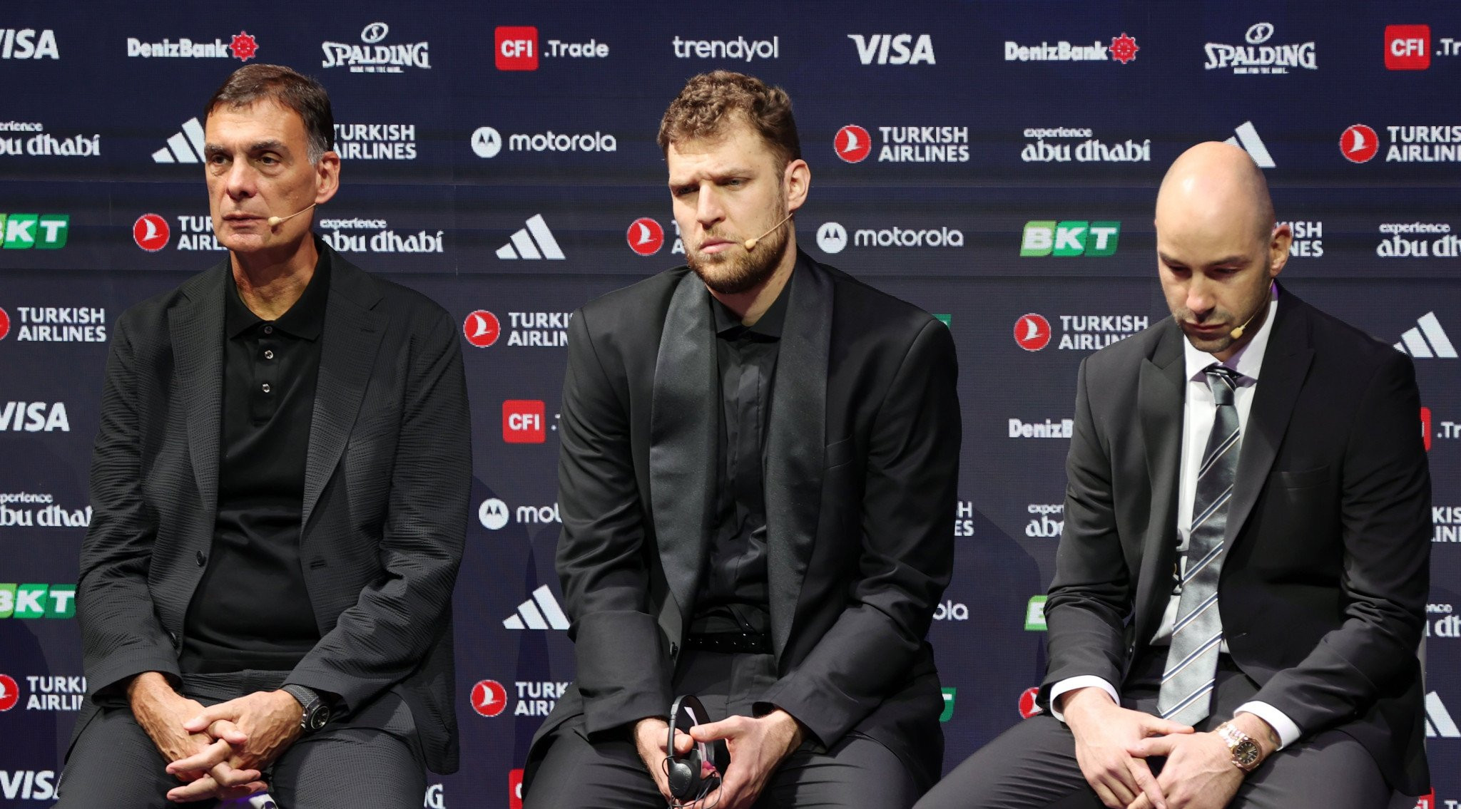 Βεζένκοφ: «Το μπάσκετ δεν χρωστάει χάρες, με ίσως και μπορεί δεν πας μπροστά»