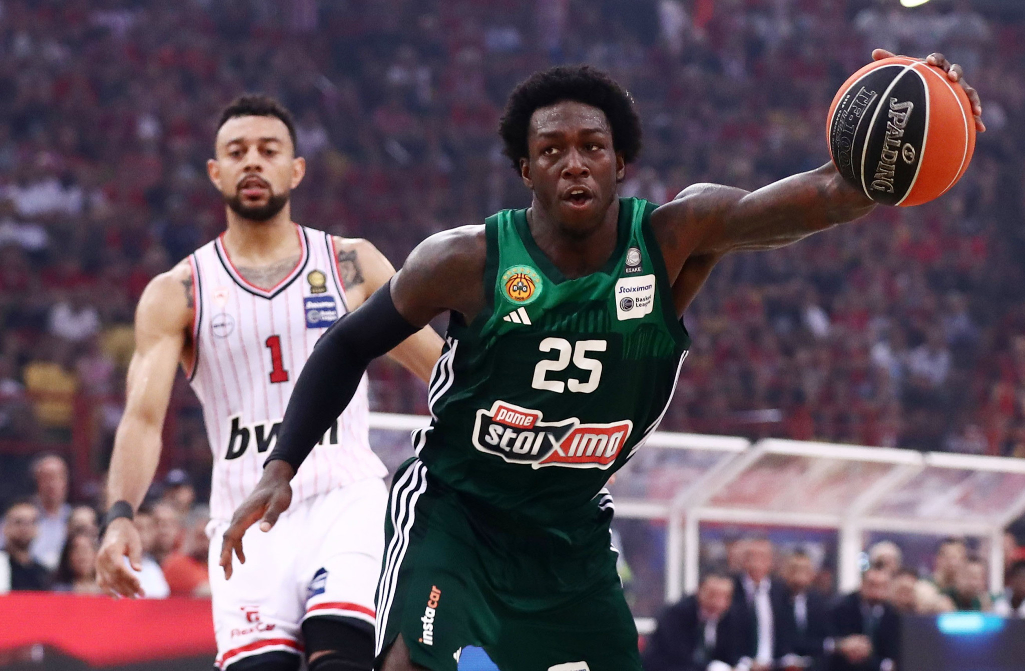 To αποψινό Game 4 του Ολυμπιακού με τον Παναθηναϊκό έχει άρωμα από... 2024