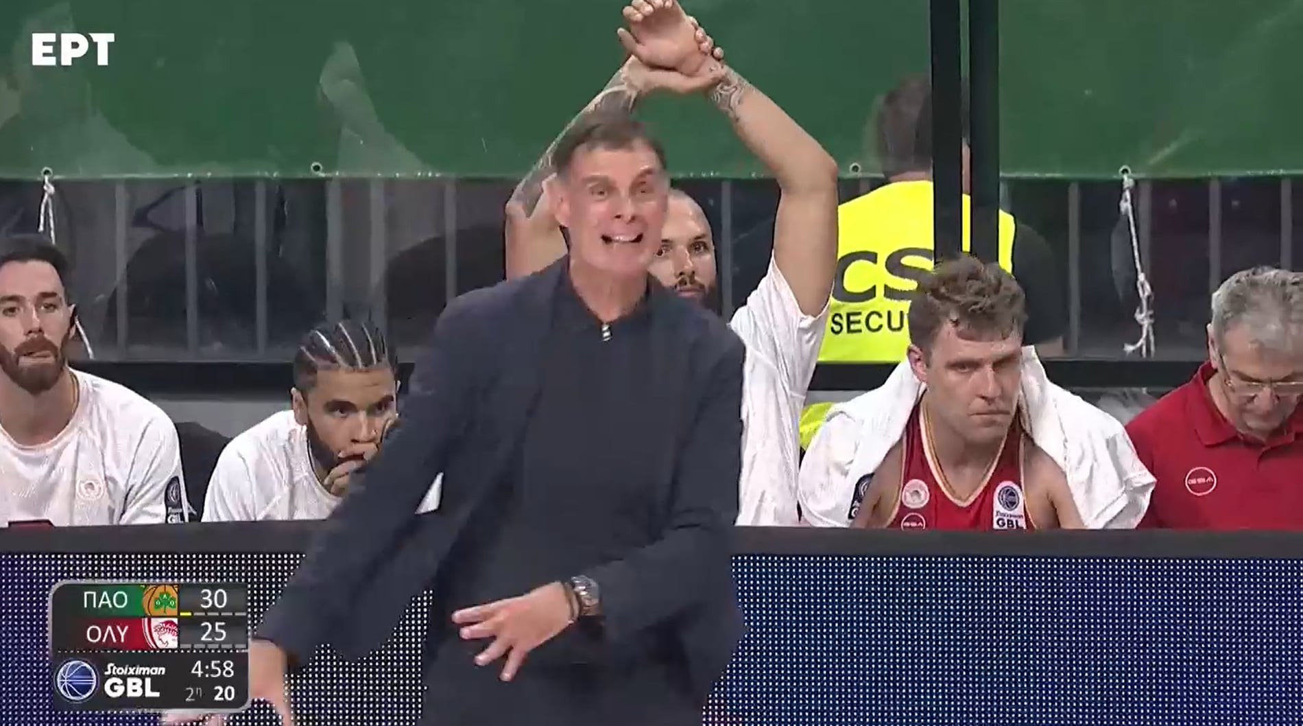 «Τρελάθηκε» ο Μπαρτζώκας για τις λάθος επιθέσεις (video)