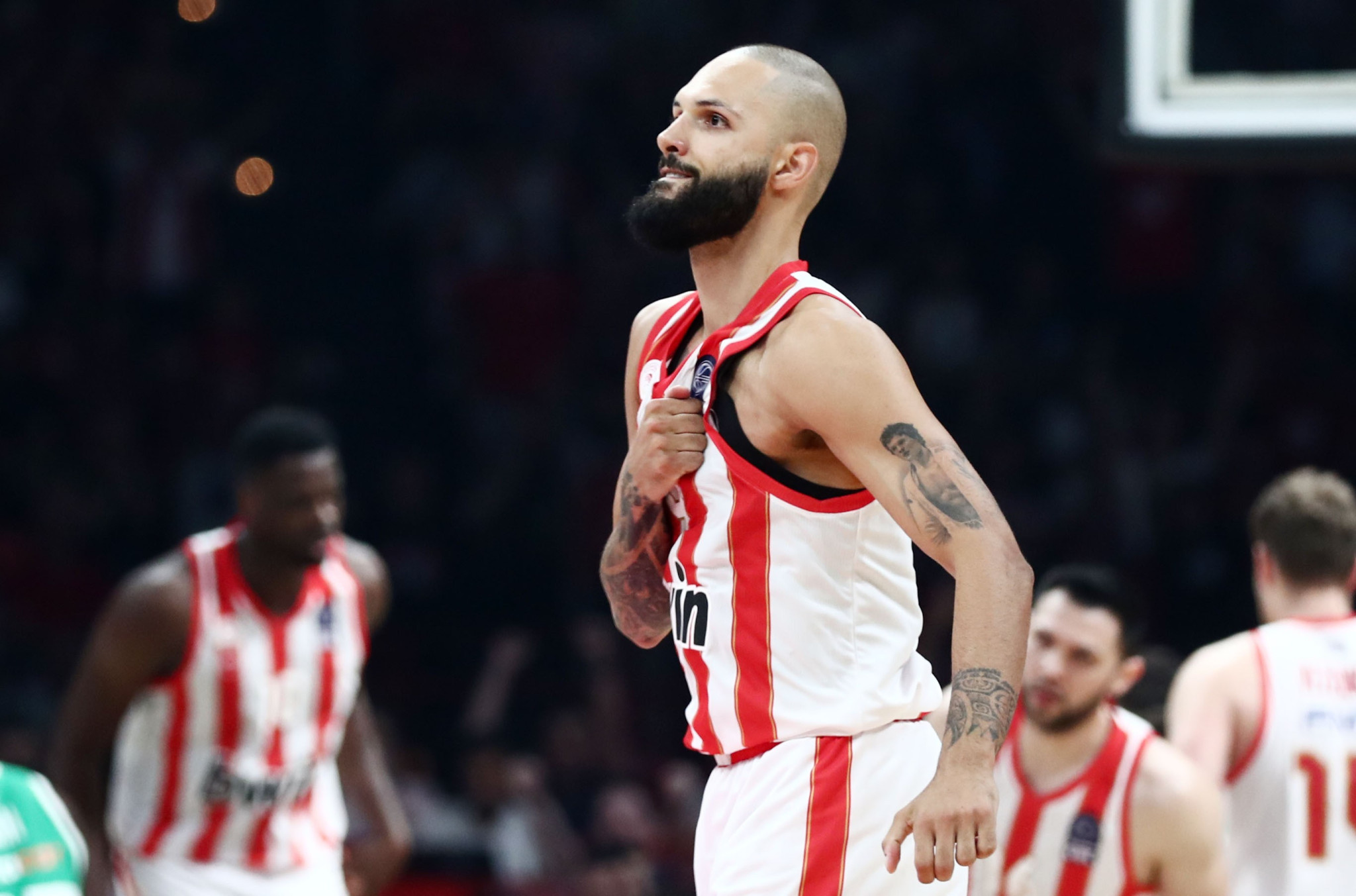 Ο Ολυμπιακός έβγαλε αντίδραση, κέρδισε τον Παναθηναϊκό και όλα από την αρχή