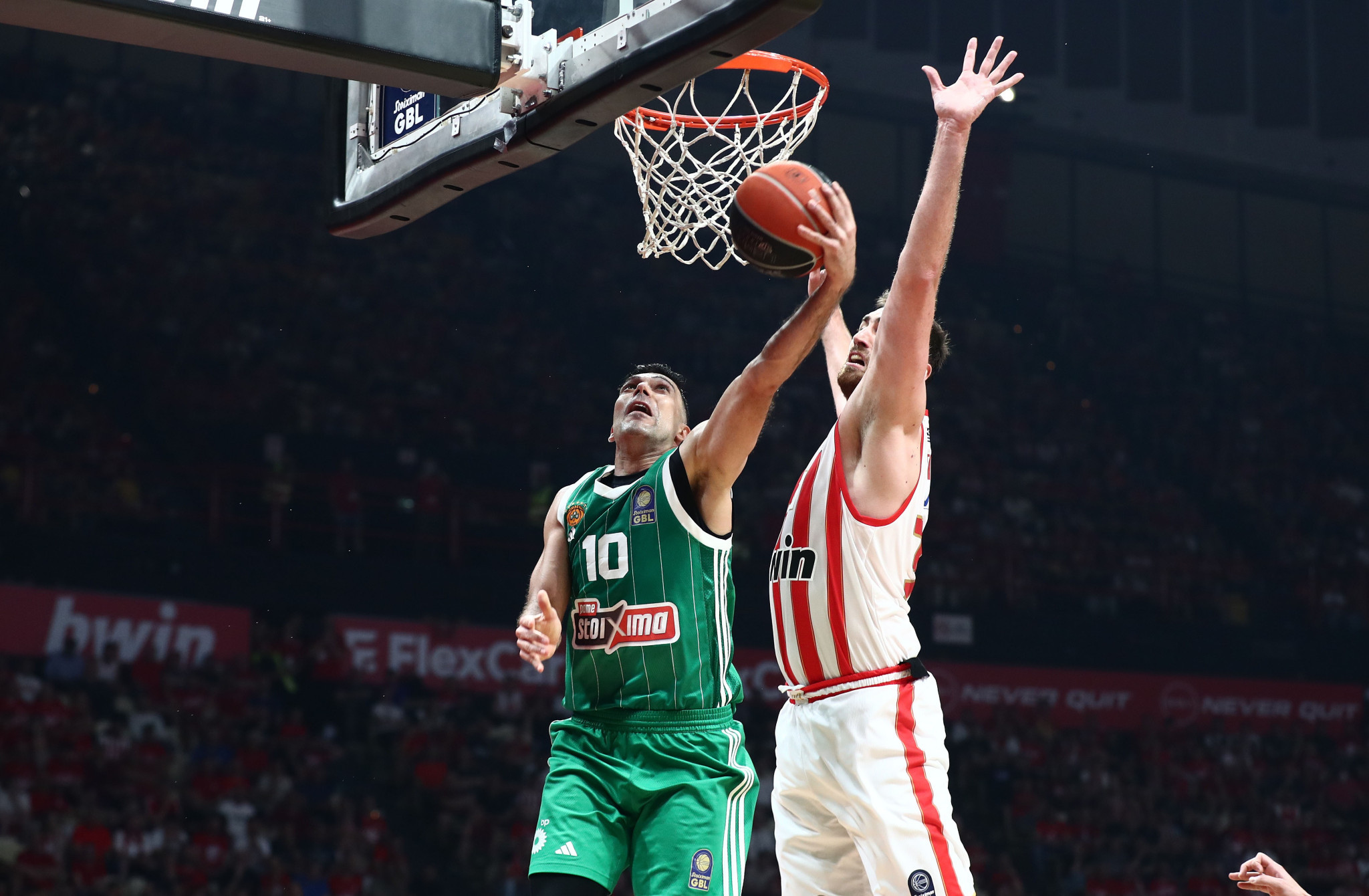 Η ερυθρόλευκη... πολυφωνία και η «πράσινη» ανάγκη για step up στη front line