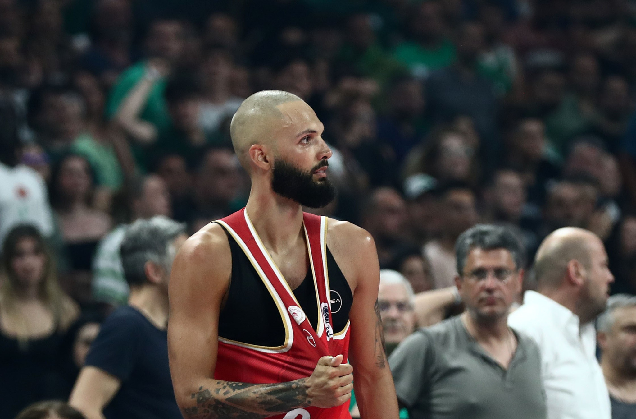 Η ποινή με την οποία κινδυνεύει ο Φουρνιέ μετά την άσεμνη χειρονομία του στο ΟΑΚΑ