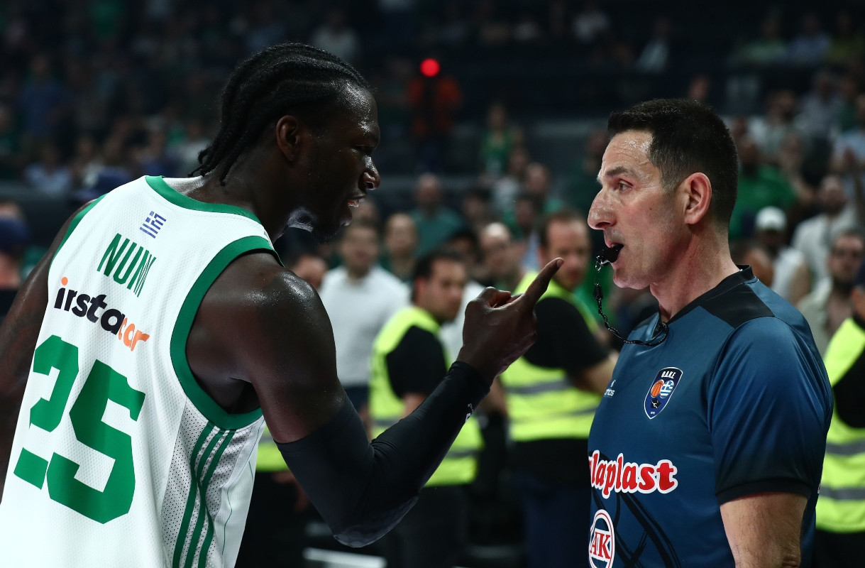 Καταγγελία Ολυμπιακού για Ναν: «Προσπάθησε να χτυπήσει τον διαιτητή  Θεωνά»