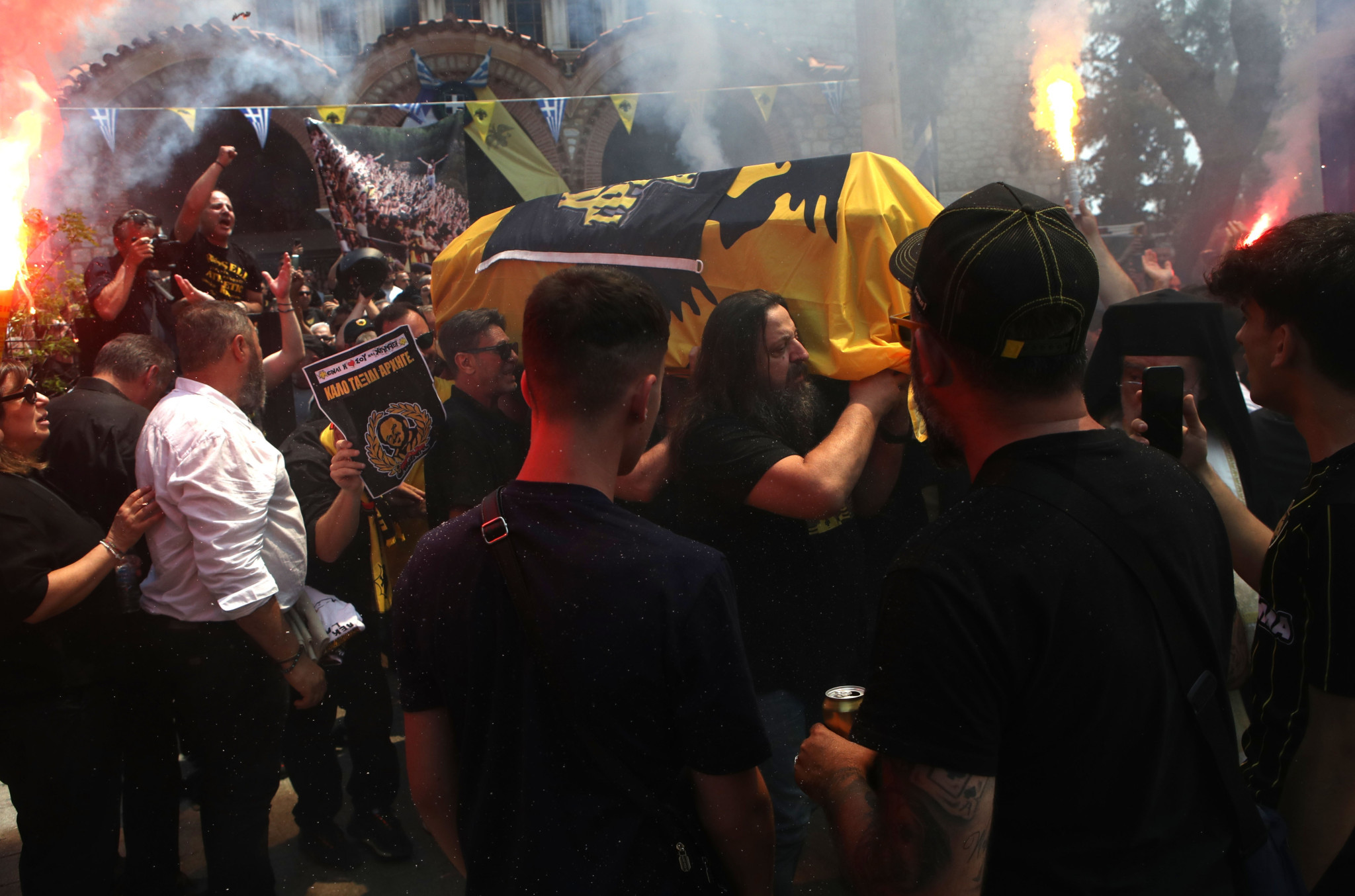 Το τελευταίο «αντίο» στον Δημήτρη Χατζηχρήστο – Ράγισε η Νέα Φιλαδέλφεια (photos)