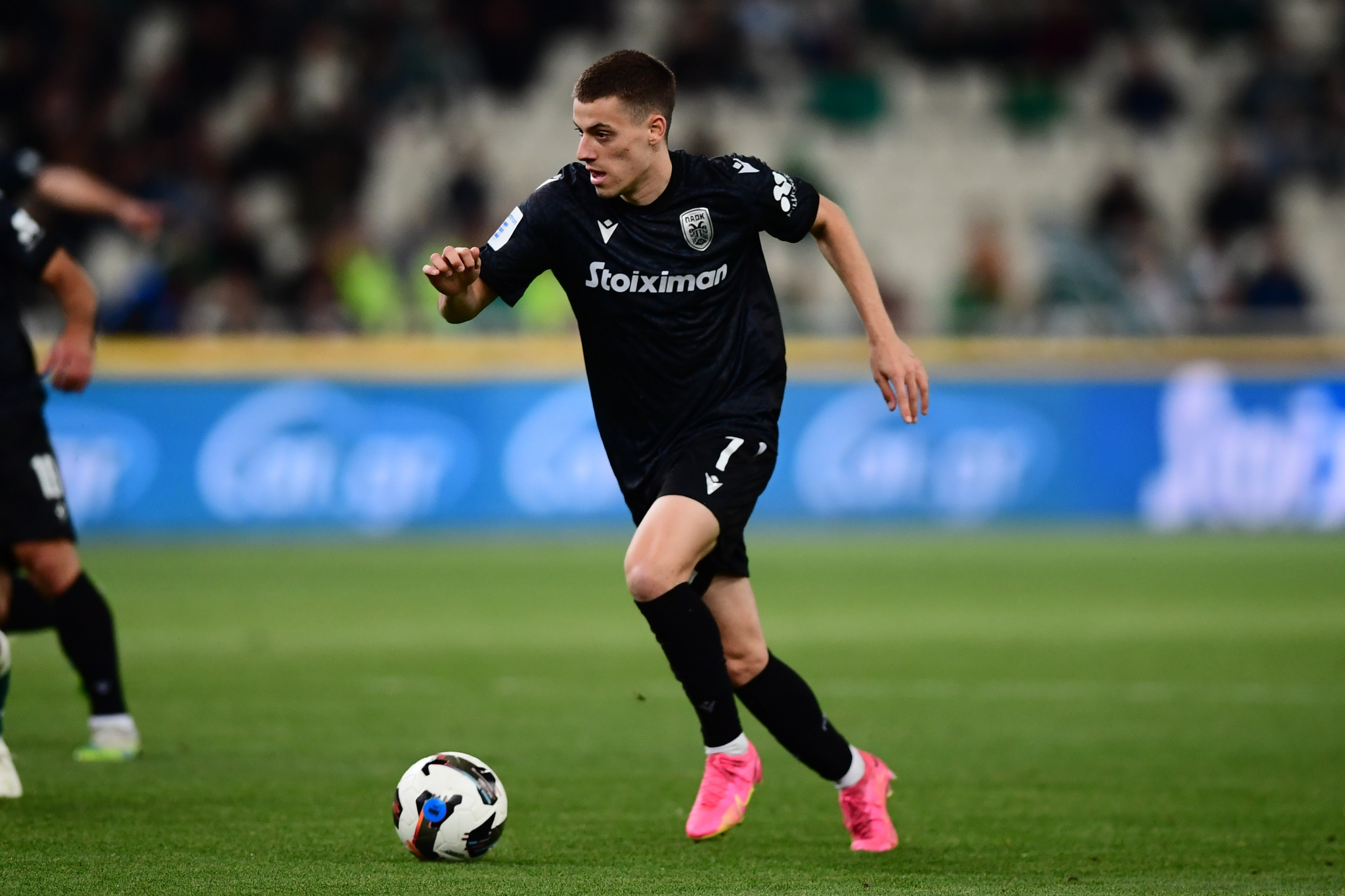 Γιατί ο Κωνσταντέλιας έμεινε όταν όλοι θα έφευγαν - Το «όχι» του και το «ναι» που δεν λέει ο ΠΑΟΚ