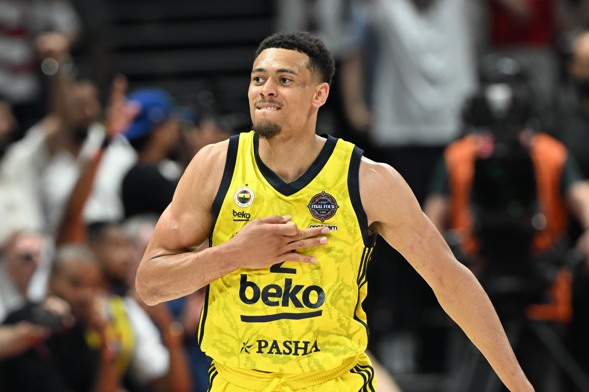 Η Φενέρ διέλυσε την Τούρκ Τέλεκομ στα προημιτελικά, αλλά το... μυαλό της είναι στον Μπιμπέροβιτς