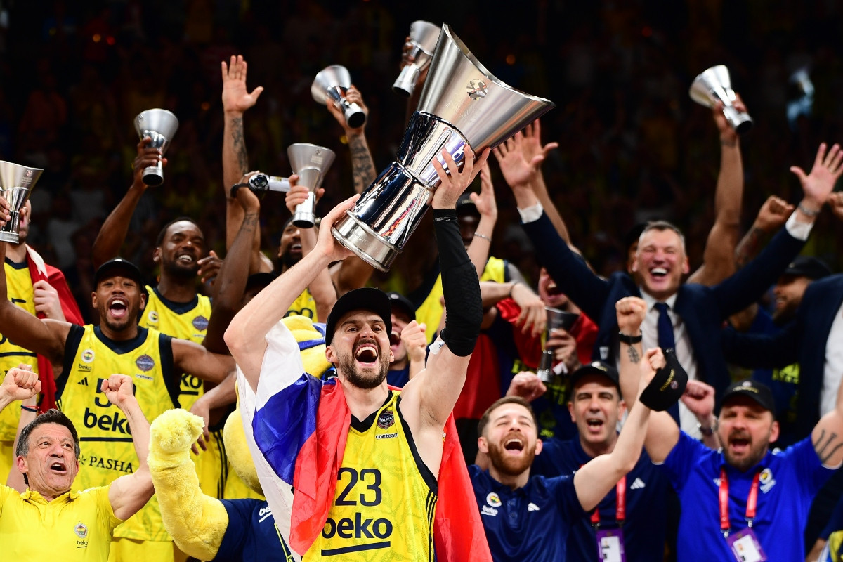 «Πρόταση της Μιλάνο στον Γκούντουριτς»