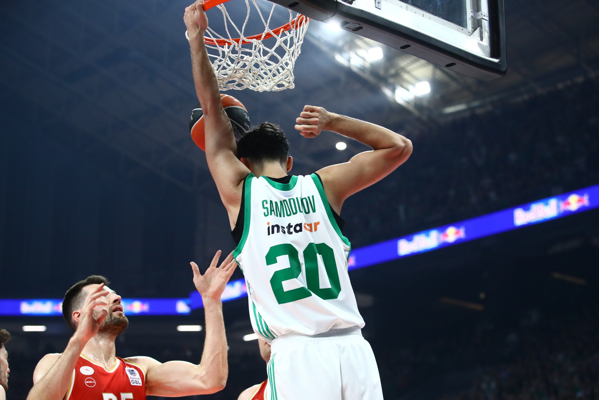 «Στο πόδι» το ΟΑΚΑ μετά από κάρφωμα του Σαμοντούροβ (video)