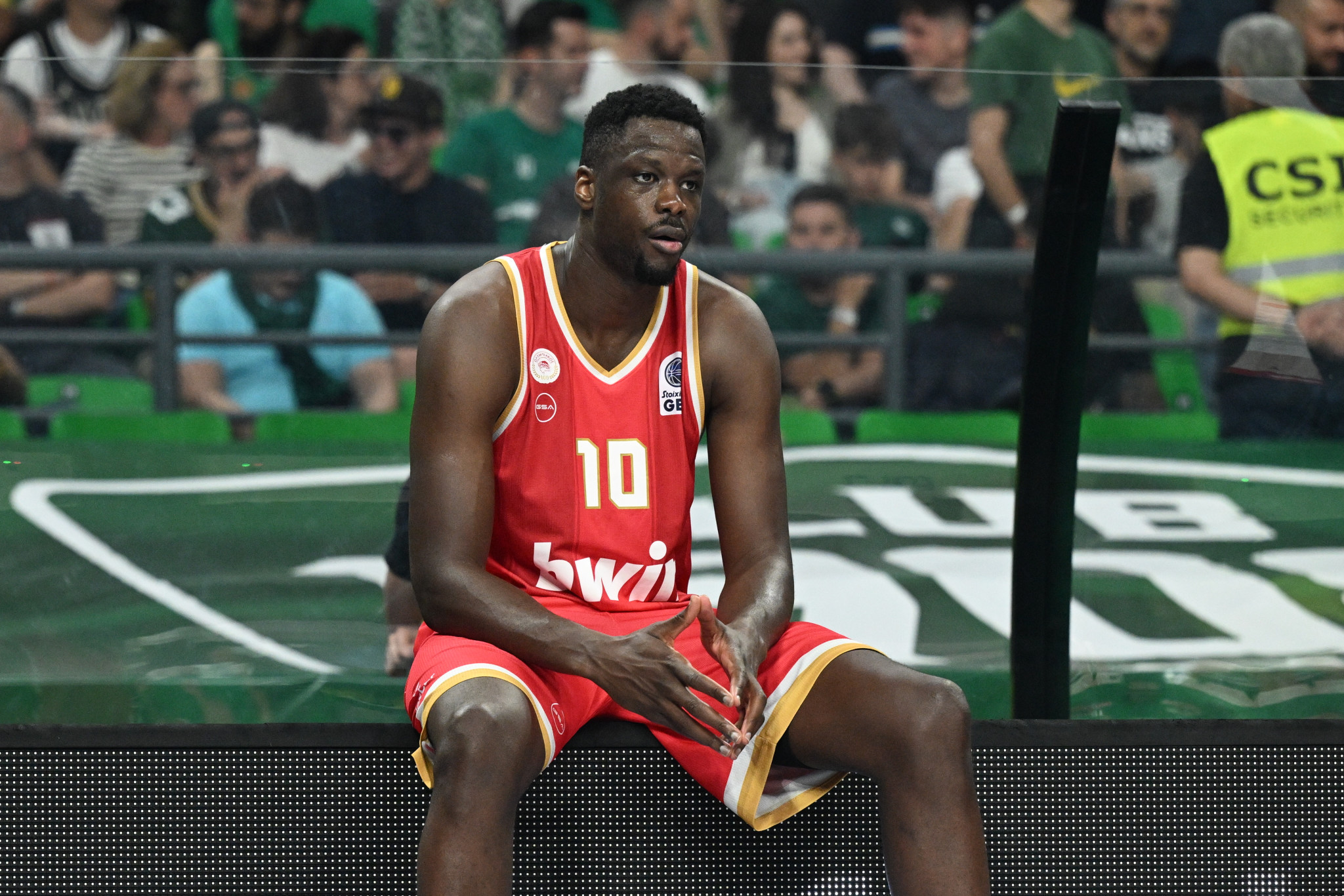 Ο Φαλ δηλώθηκε από τον Ολυμπιακό στην EuroLeague