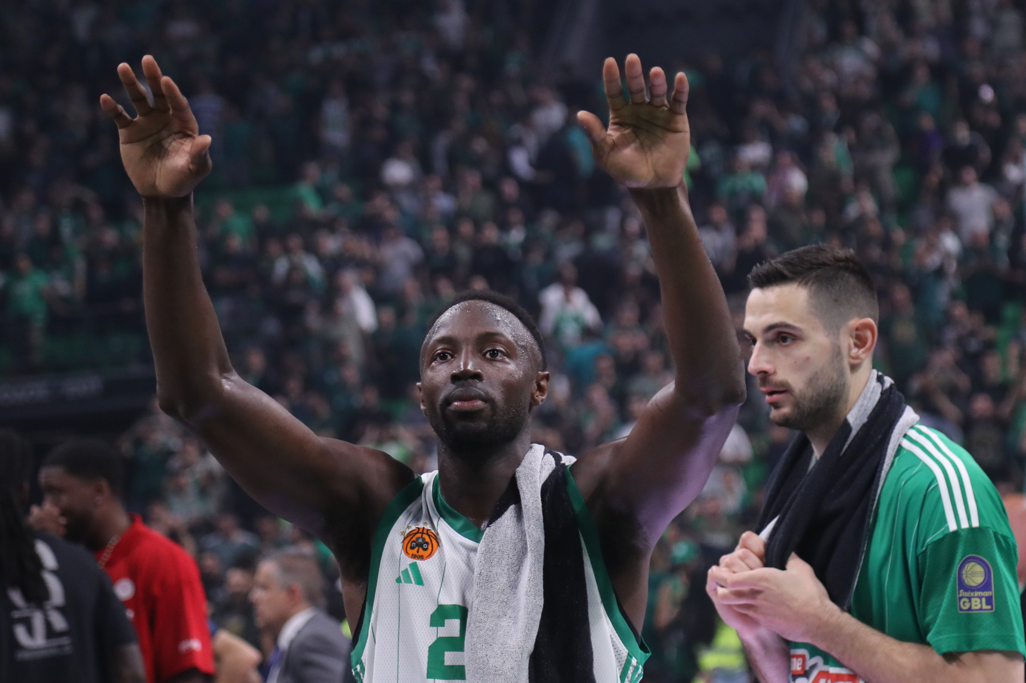 Γκραντ: «Θέλουμε ακόμα 2 νίκες για τον τίτλο» (video)