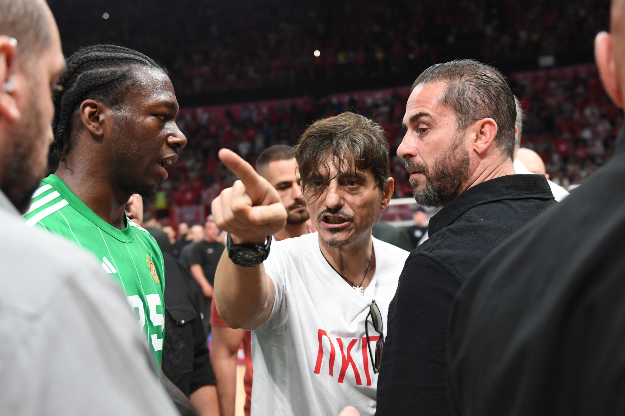 Ο Ολυμπιακός δημοσίευσε τέσσερα video με τον Γιαννακόπουλο από το ΣΕΦ