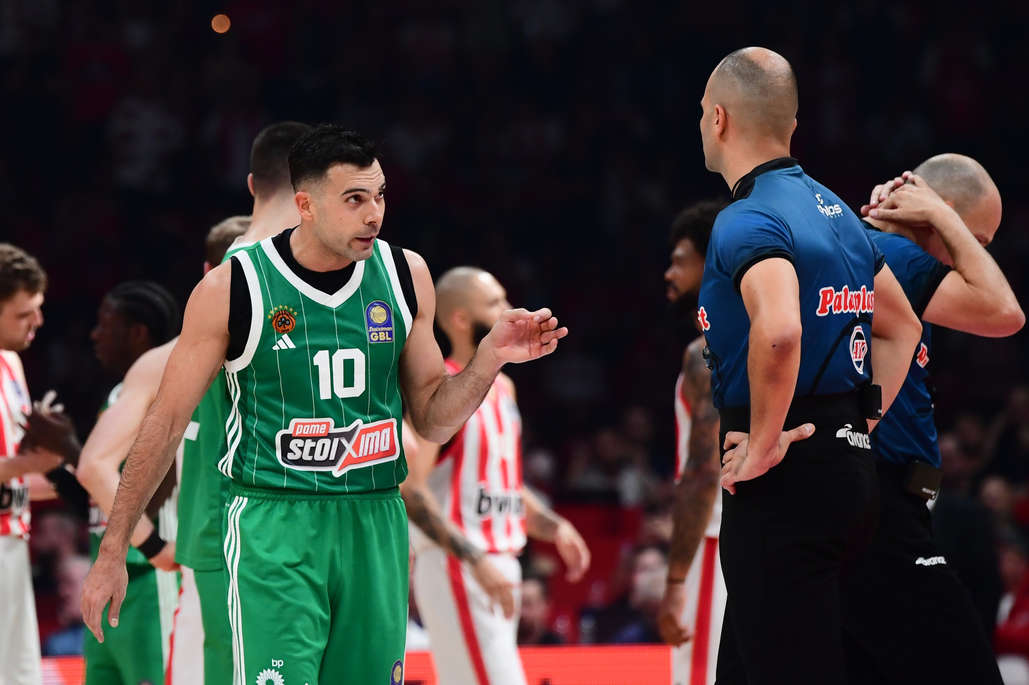 Σλούκας στους διαιτητές: «Ντροπή, τα ίδια κάνατε και πέρσι»