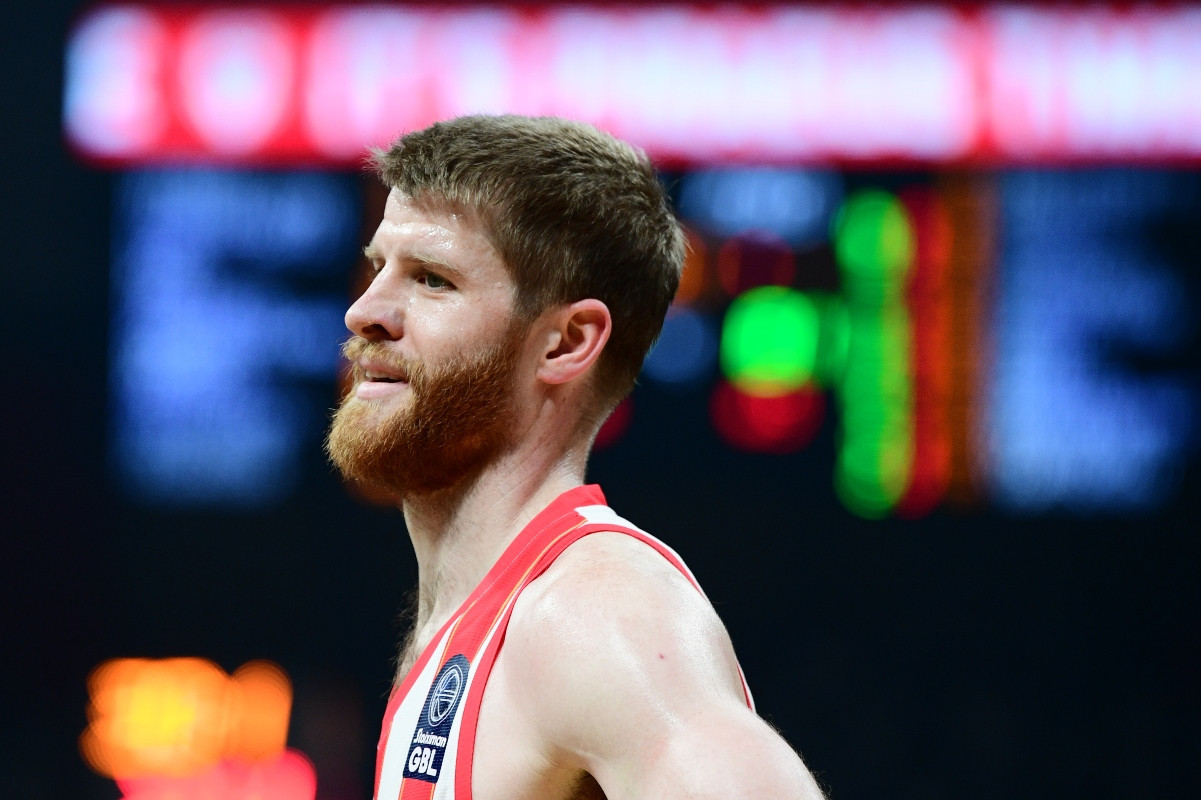 Η MVP εμφάνιση του Γουόκαπ με 16 πόντους και απόλυτη ευστοχία (video)