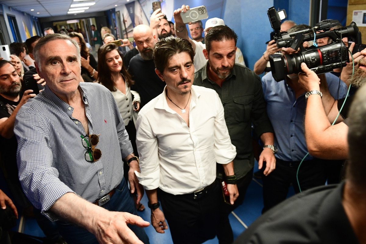 Έφτασε ο Δημήτρης Γιαννακόπουλος στο υπουργείο για τη συνάντηση με τον Βρούτση