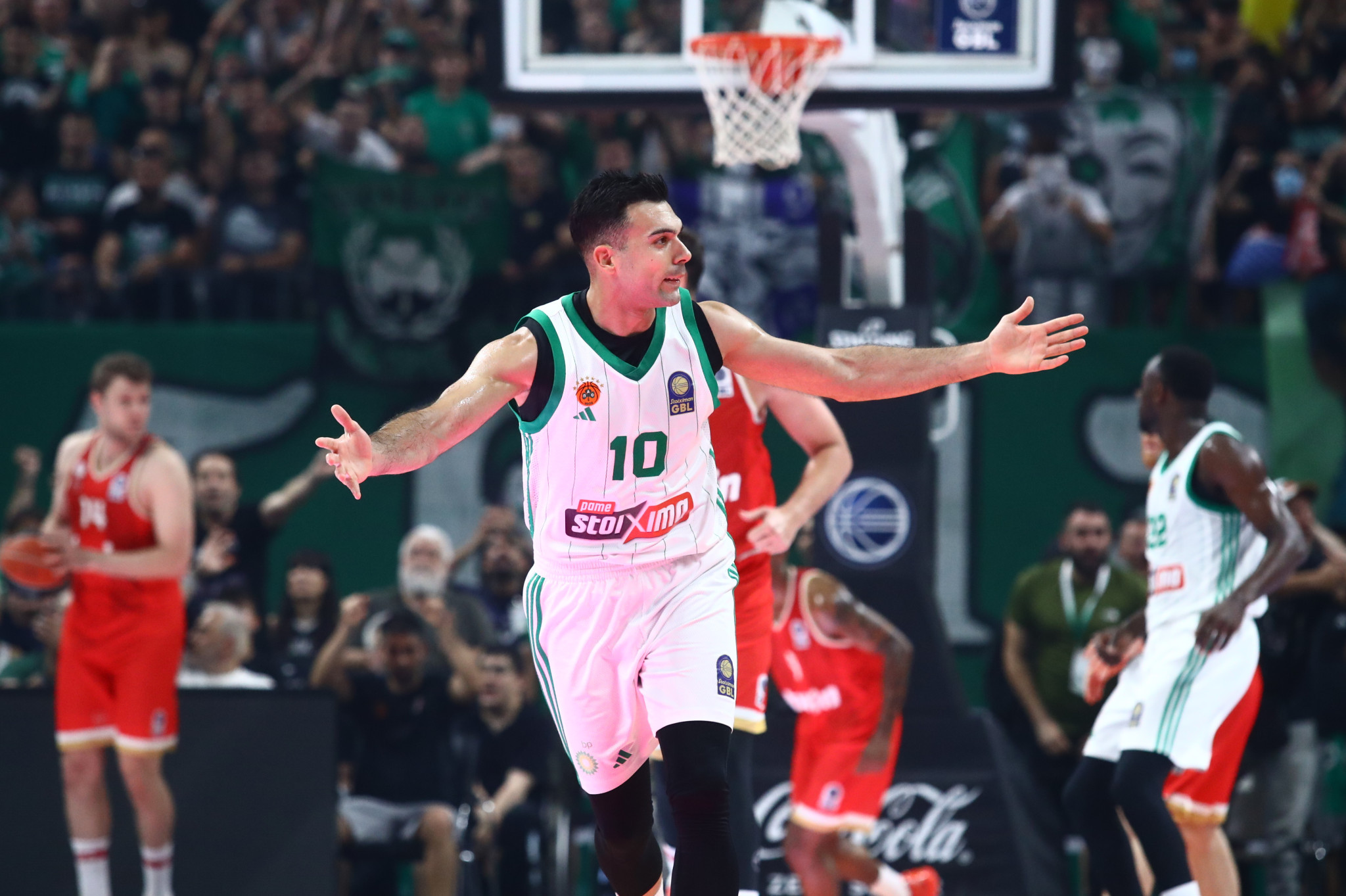 Η επιστροφή του Παναθηναϊκού με μπροστάρηδες Σλούκα και Οσμάν (video)