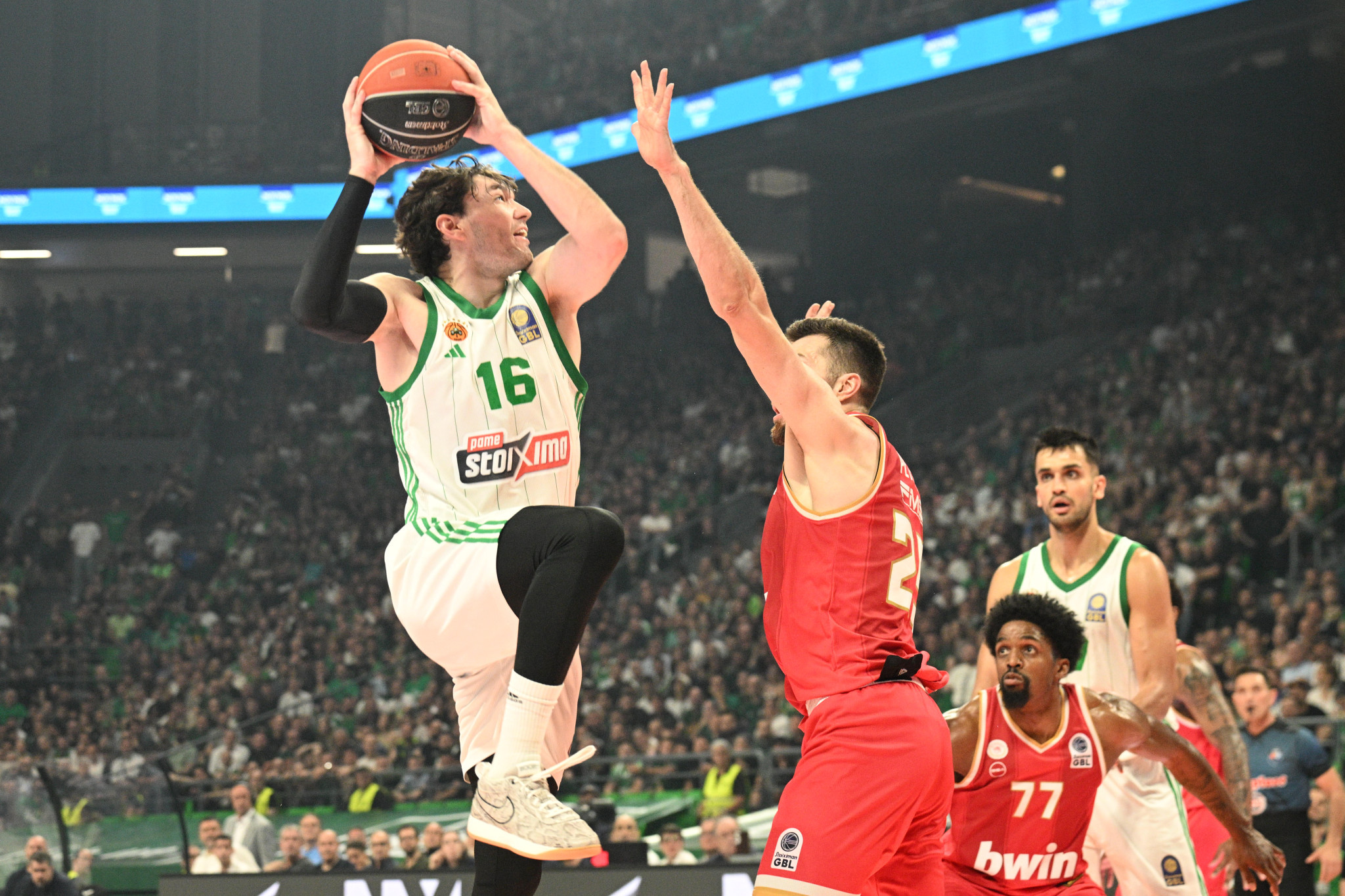 Παράσταση 16 πόντων για τον Οσμάν στο πρώτο ημίχρονο (video)