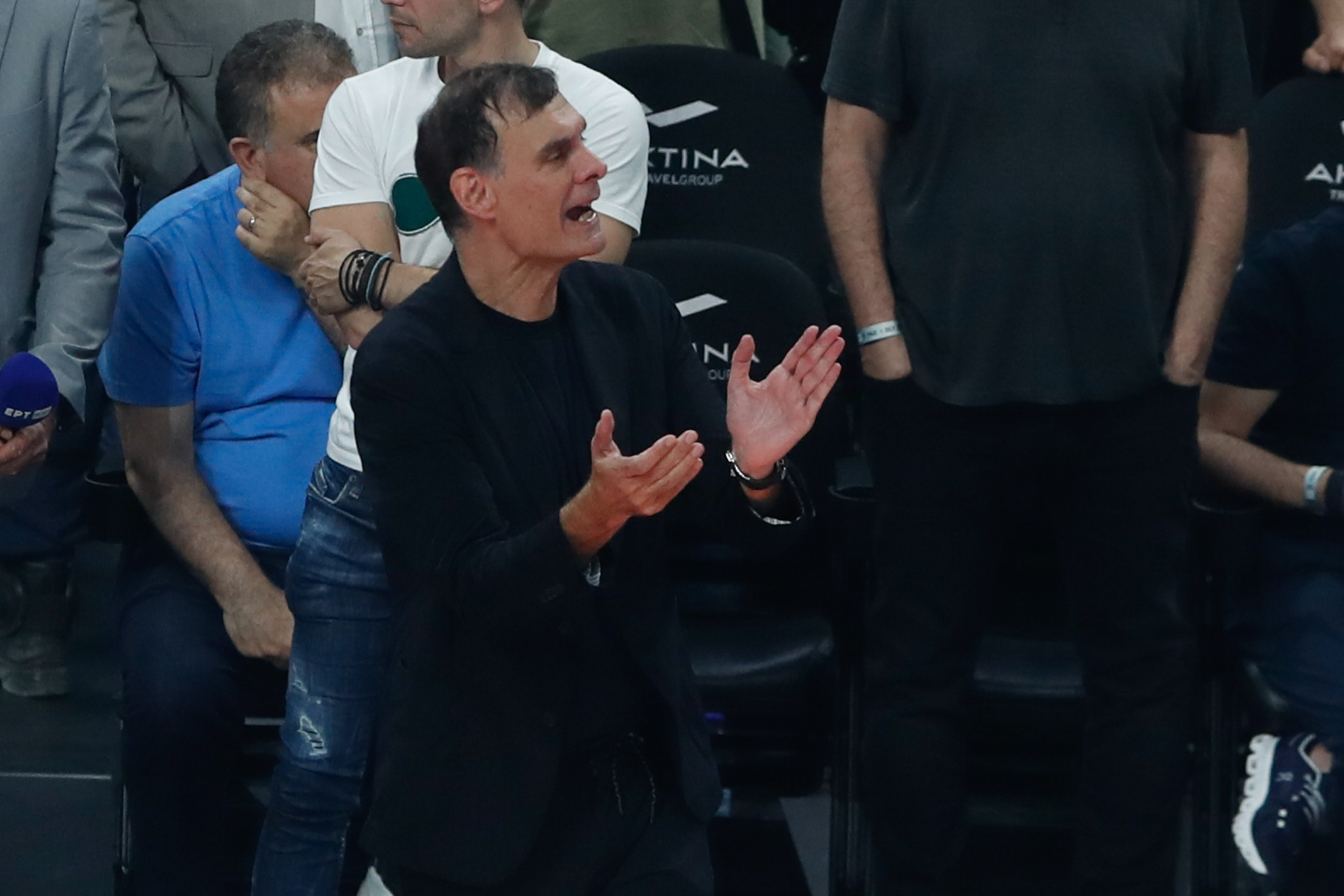 Μπαρτζώκας: «Ρωτήστε τον Αταμάν τι έγινε με το λάβαρο, εγώ δε το έχω κάνει ποτέ»