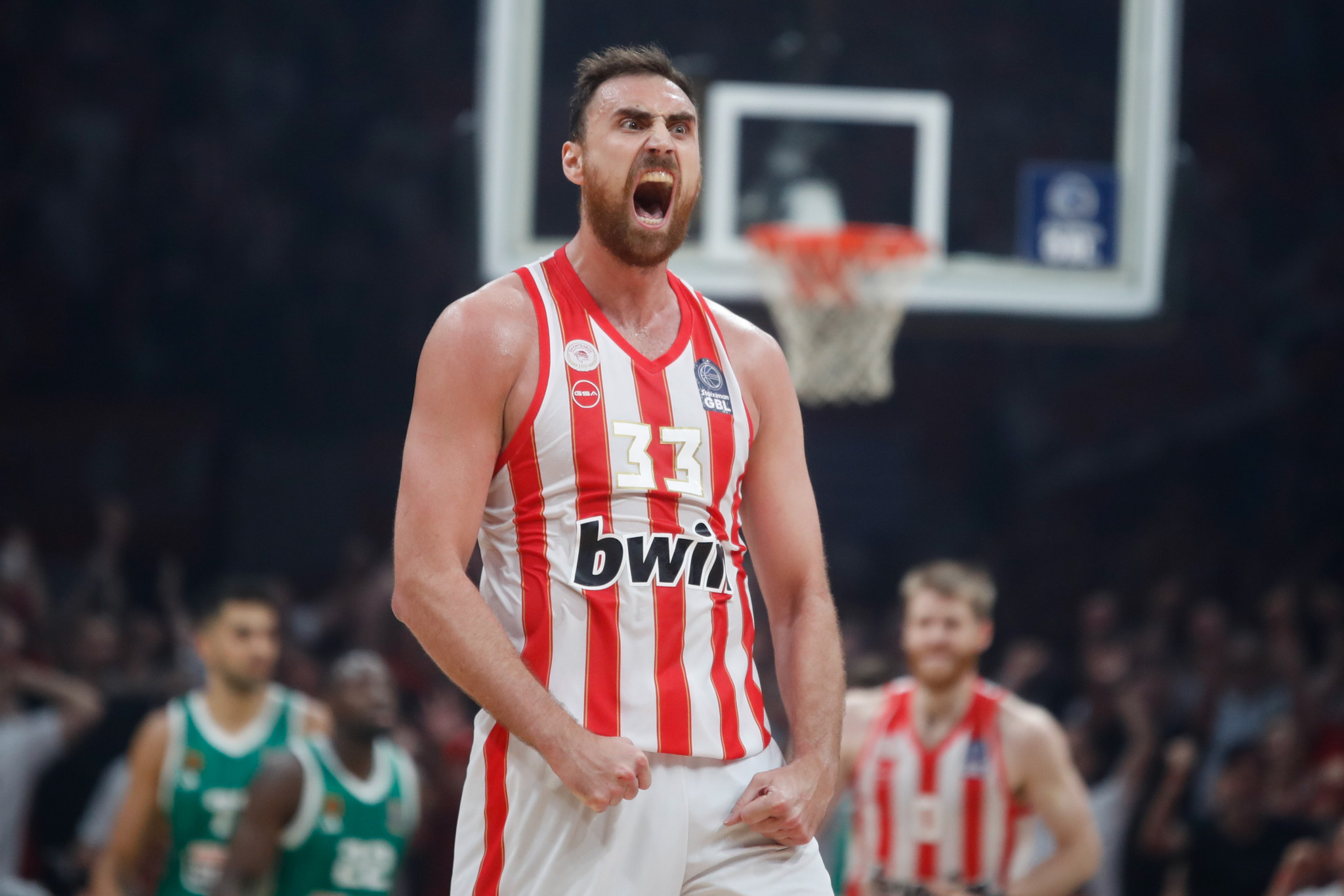 Κοντά σε συμφωνία Ολυμπιακός με Μιλουτίνοφ - Η πρόταση που άλλαξε τα δεδομένα