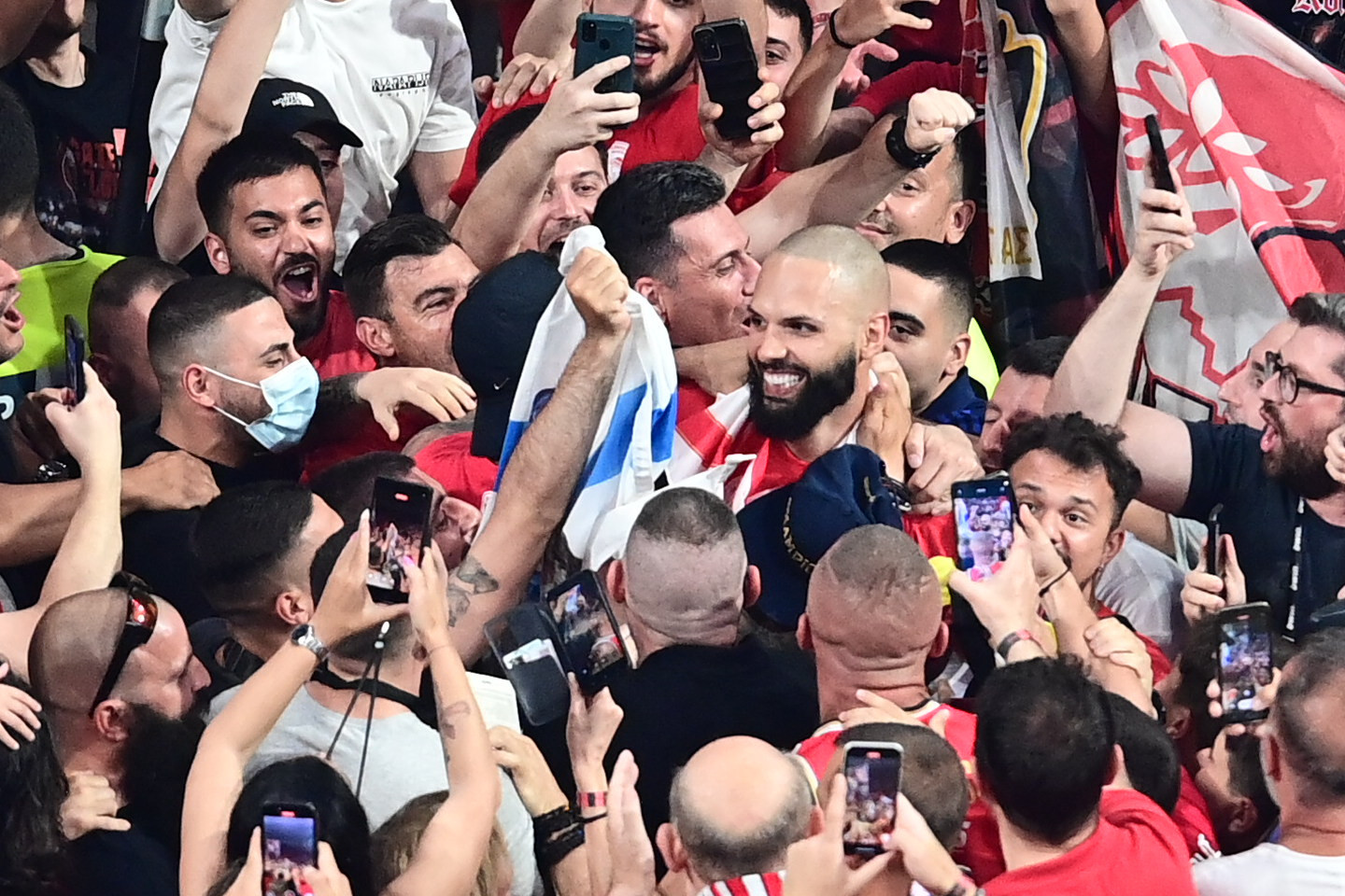 Φουρνιέ: «Ένιωσα ξανά ζωντανός στον Ολυμπιακό - Θέλω να τελειώσω την καριέρα μου εδώ»