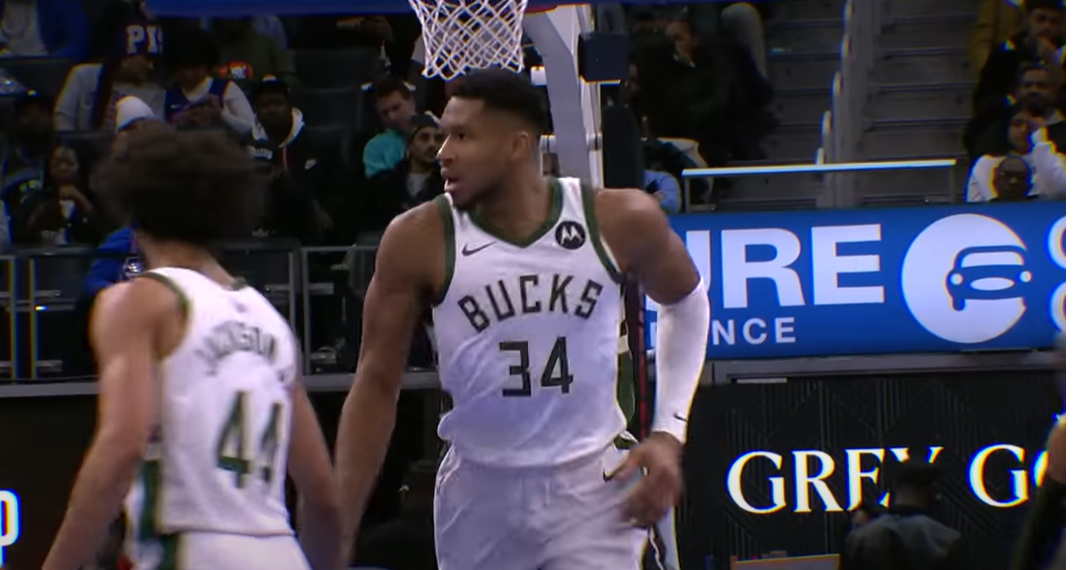 Ο Ντουάιτ Χάουαρντ συμβουλεύει τον Αντετοκούνμπο να παραμείνει στο Μιλγουόκι