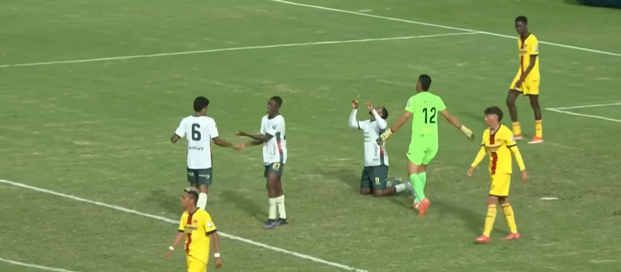 Λάτιν τριάδα με γκολ στο 16.91!