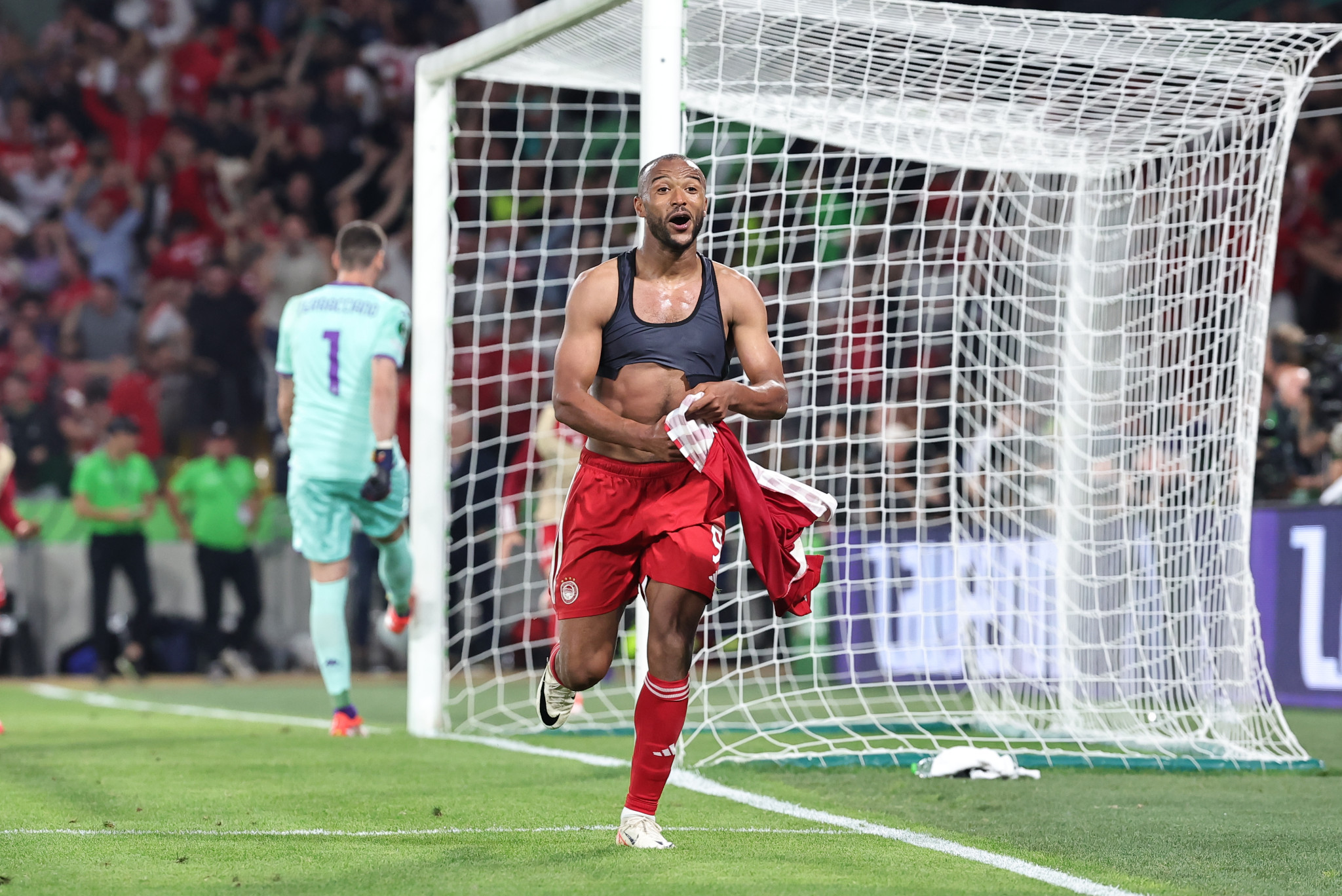 Η UEFA θυμήθηκε το γκολ του Ελ Κααμπί που έστεψε κυπελλούχο Ευρώπης τον Ολυμπιακό (video)