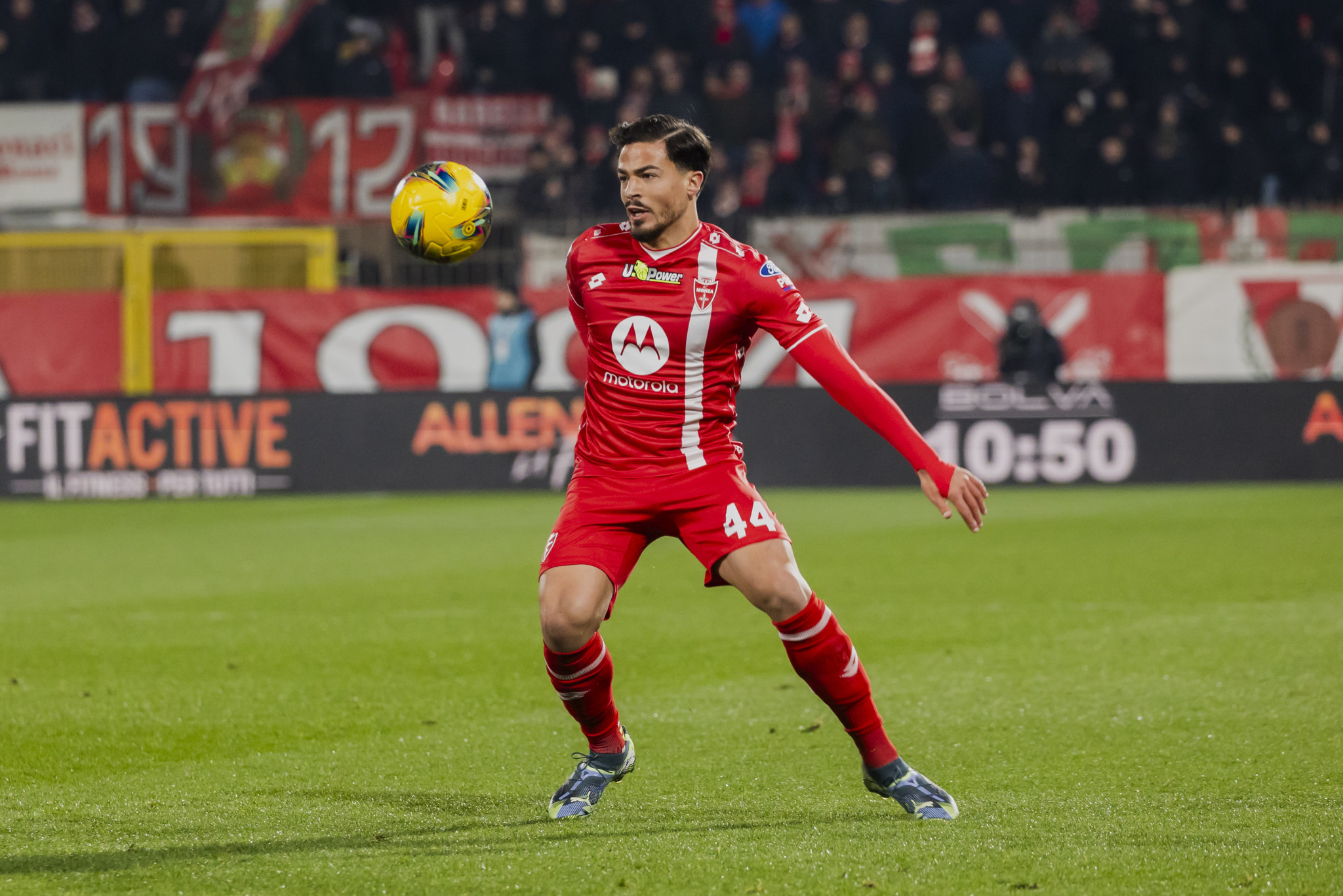 Σε πρώτο πλάνο ο Αντρέα Καρμπόνι για τον αριστεροπόδαρο στόπερ στον Παναθηναϊκό