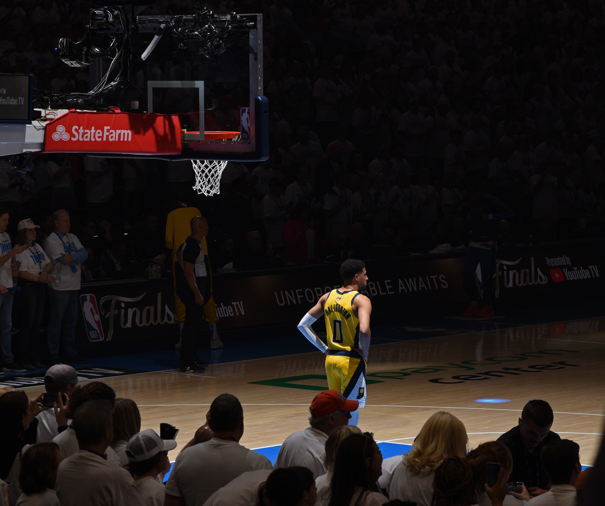 Οι ηρωισμοί του Χαλιμπάρτον έσωσαν τους Πέισερς, αλλά όχι την τηλεθέαση