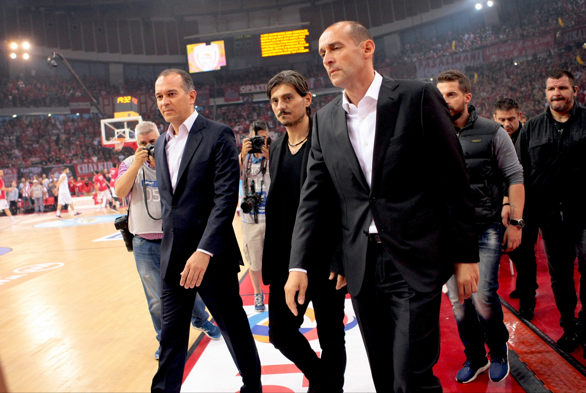 Κίνδυνος διακοπής του πρωταθλήματος - Θα κριθεί την Τετάρτη σε συνάντηση Κυβέρνησης με τους παράγοντες