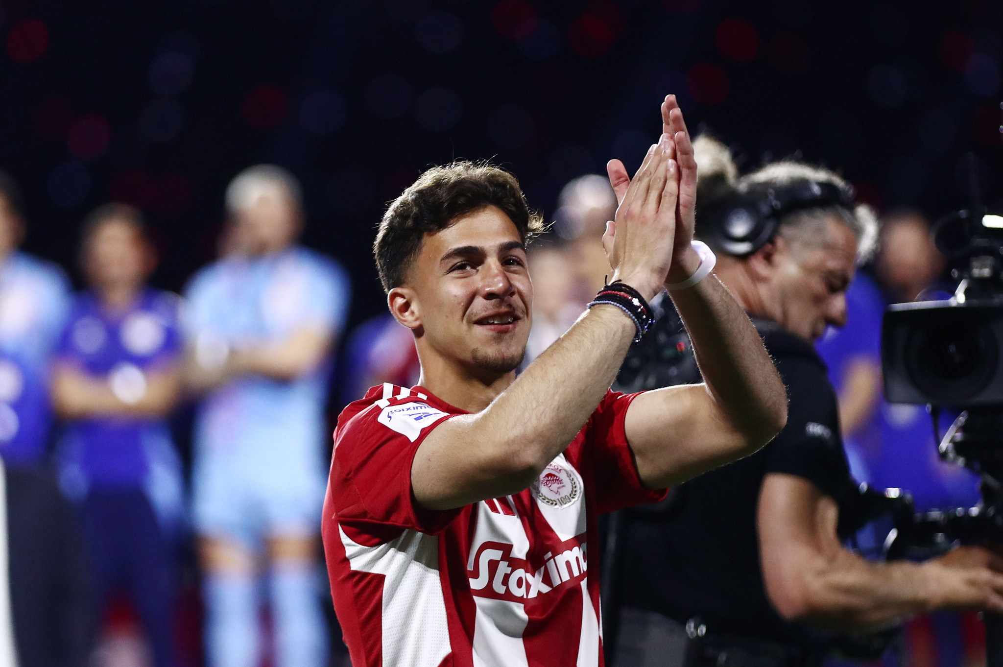 Οι Άγγλοι επιβεβαιώνουν το Athletiko: «Ο Κωστούλας έκλεισε στη Μπράιτον»