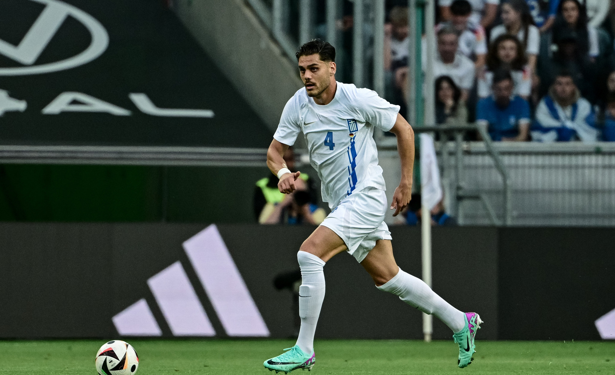 Vlog day με τον Μαυροπάνο στην Εθνική - Τα πειράγματα με τον Τζολάκη και το ποδοβόλεϊ (video)