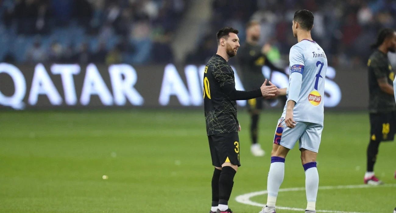 Το... playstation δίνει τη δική του απάντηση στο δίλημμα Μέσι - Κριστιάνο