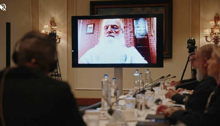 Με μπλούζα ΠΑΟΚ στη σύσκεψη της UEFA ο Ιβάν Σαββίδης